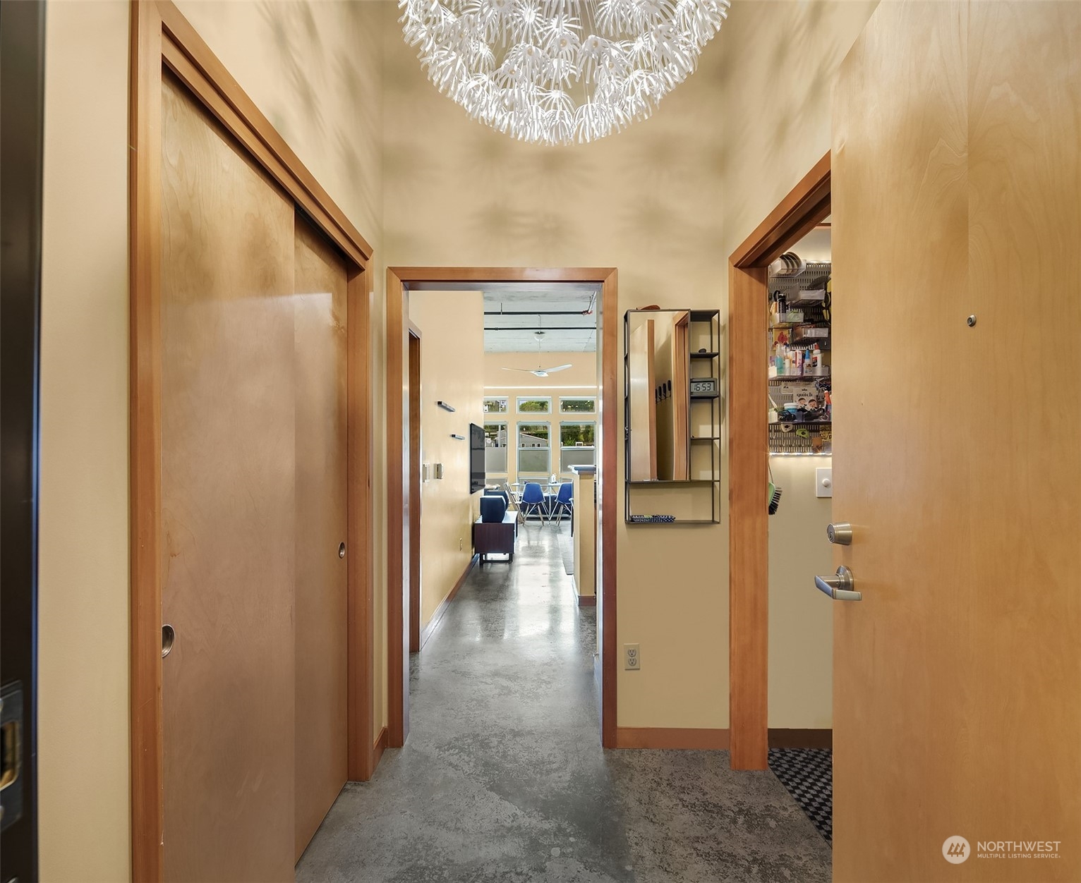 827 Hiawatha Place S Unit: 104