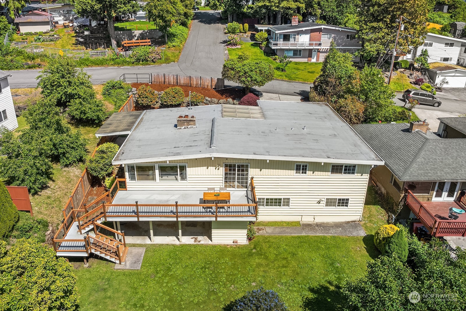 671 Blaine Avenue NE