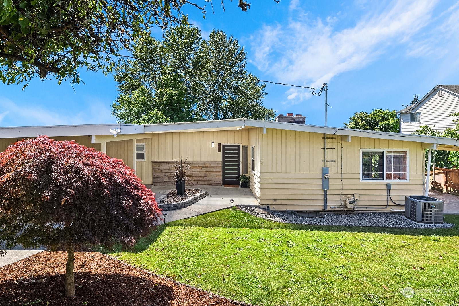 671 Blaine Avenue NE