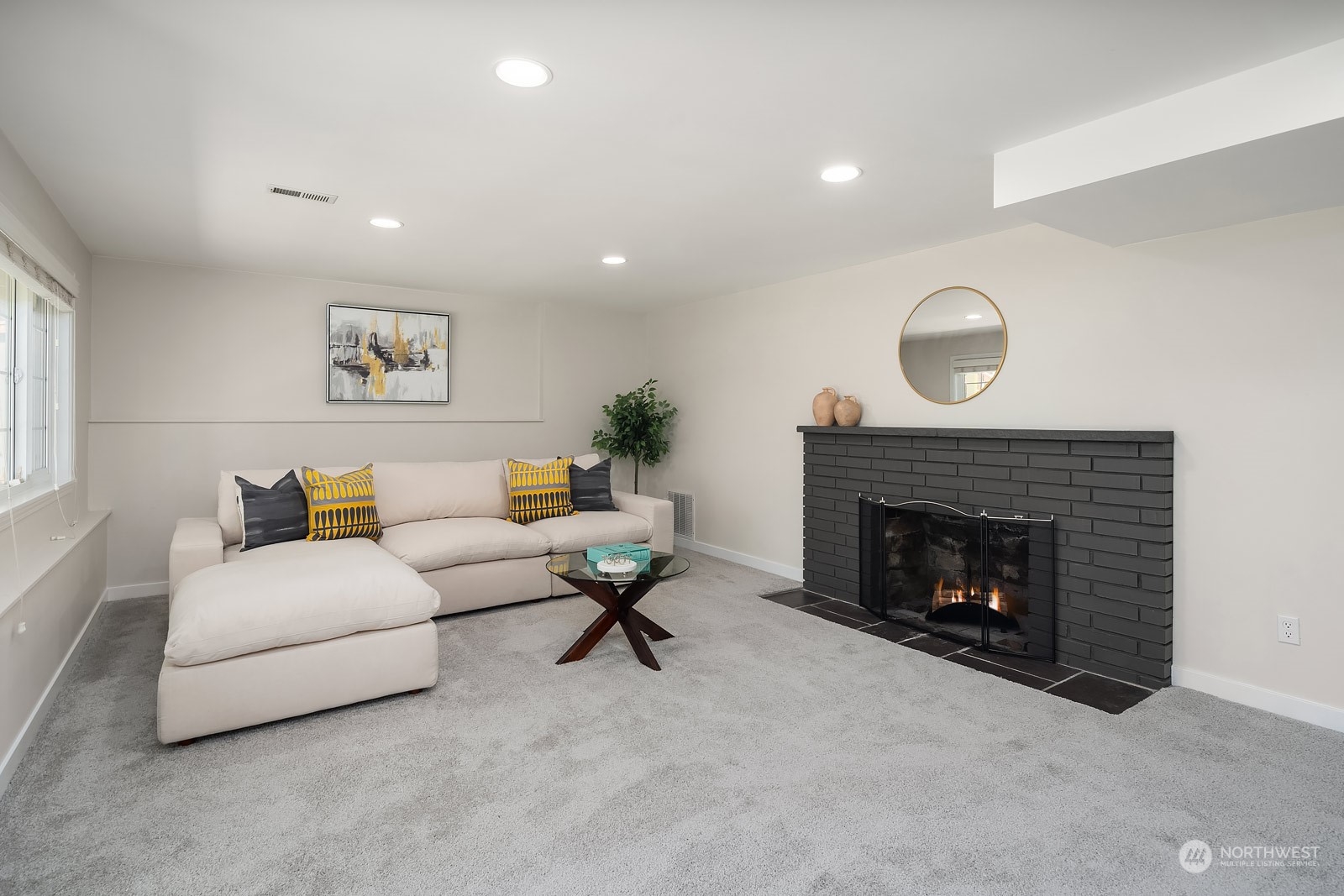 671 Blaine Avenue NE