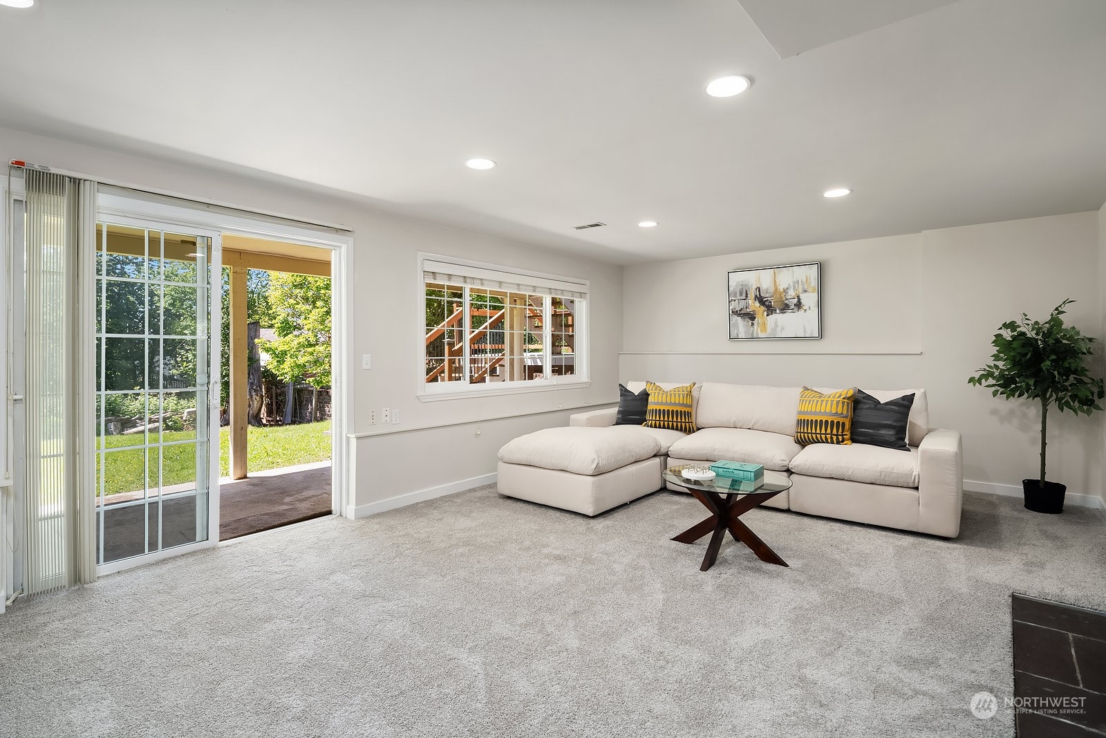 671 Blaine Avenue NE