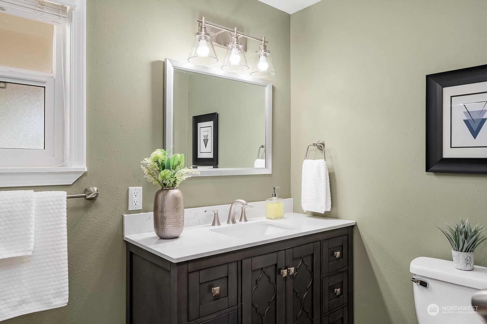 671 Blaine Avenue NE