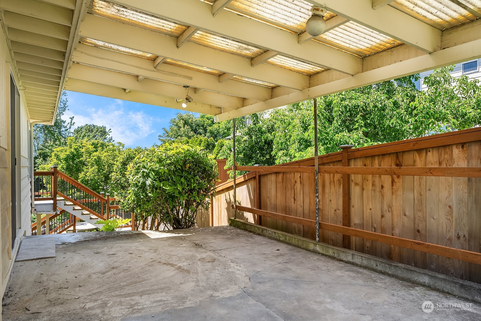 671 Blaine Avenue NE