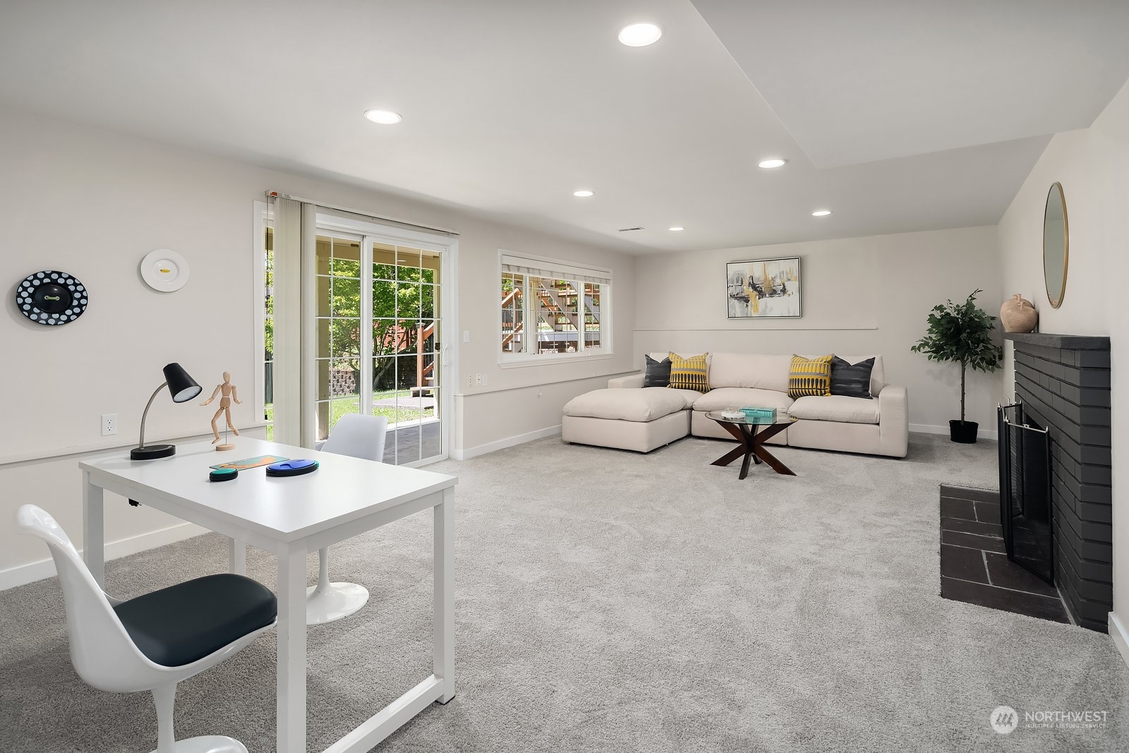 671 Blaine Avenue NE