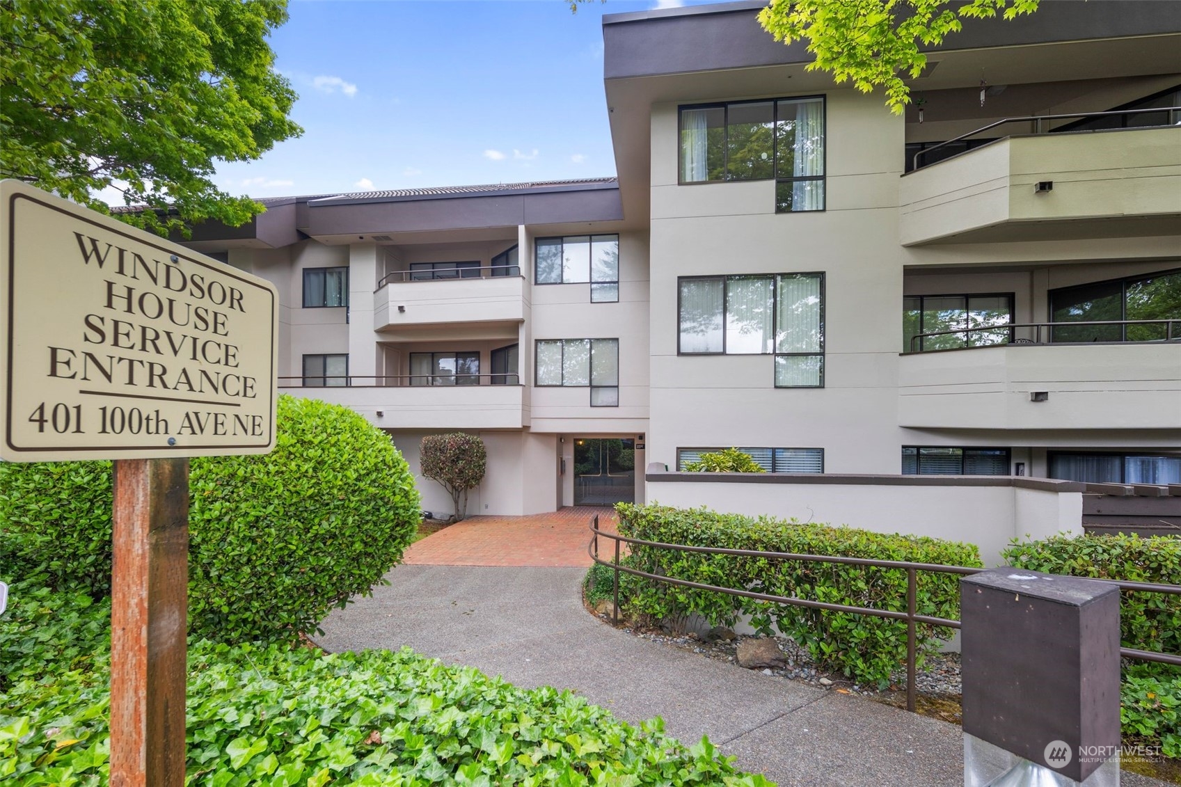 401 100th Avenue NE Unit: 124