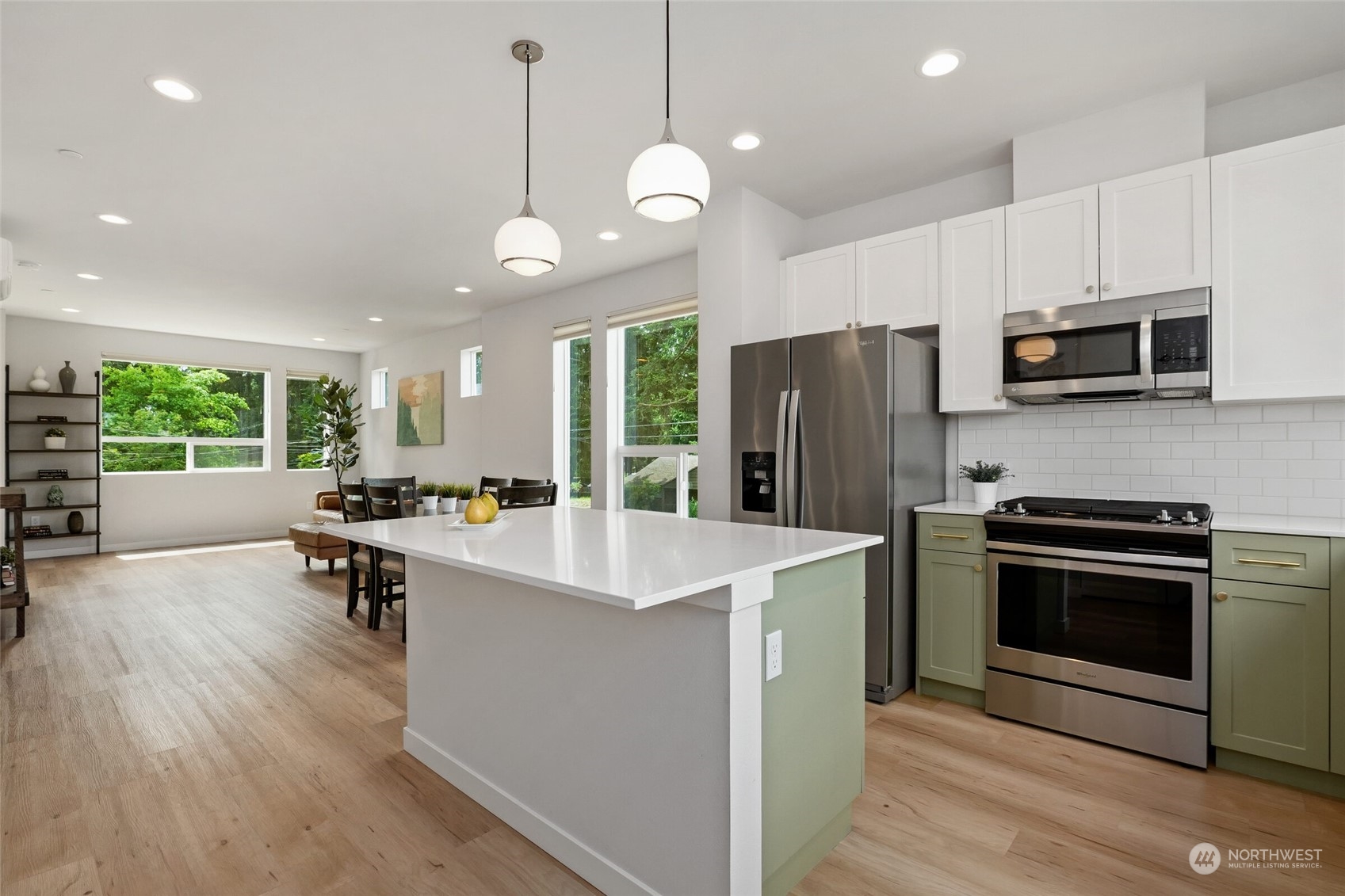 18322 1st Avenue NE Unit: A