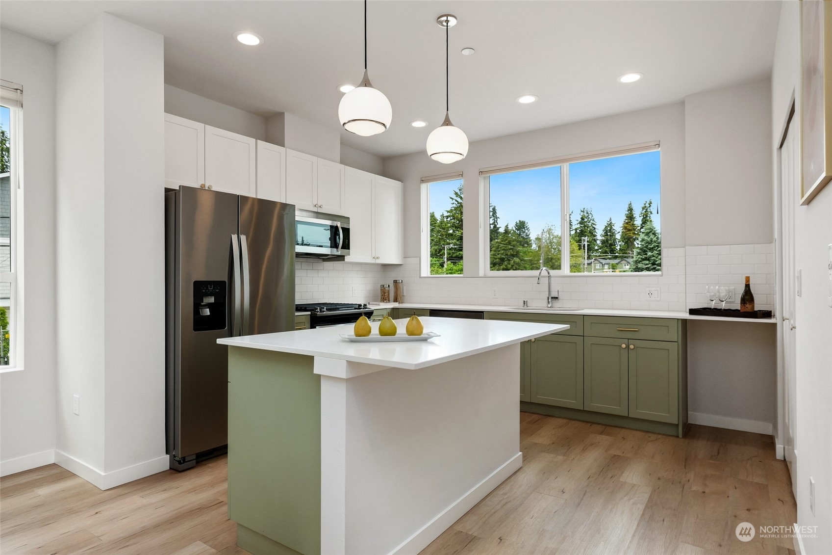 18322 1st Avenue NE Unit: A