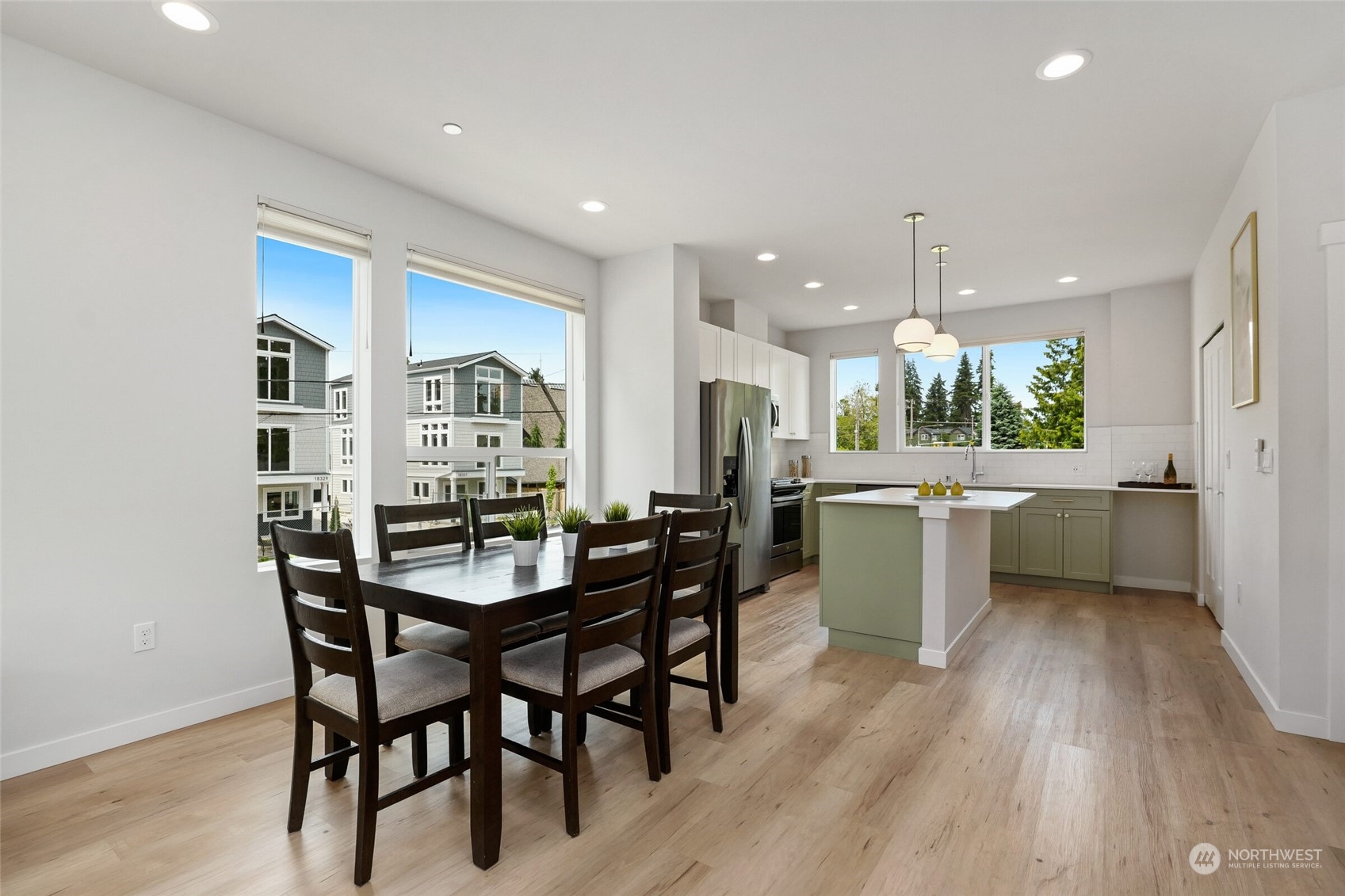18322 1st Avenue NE Unit: A