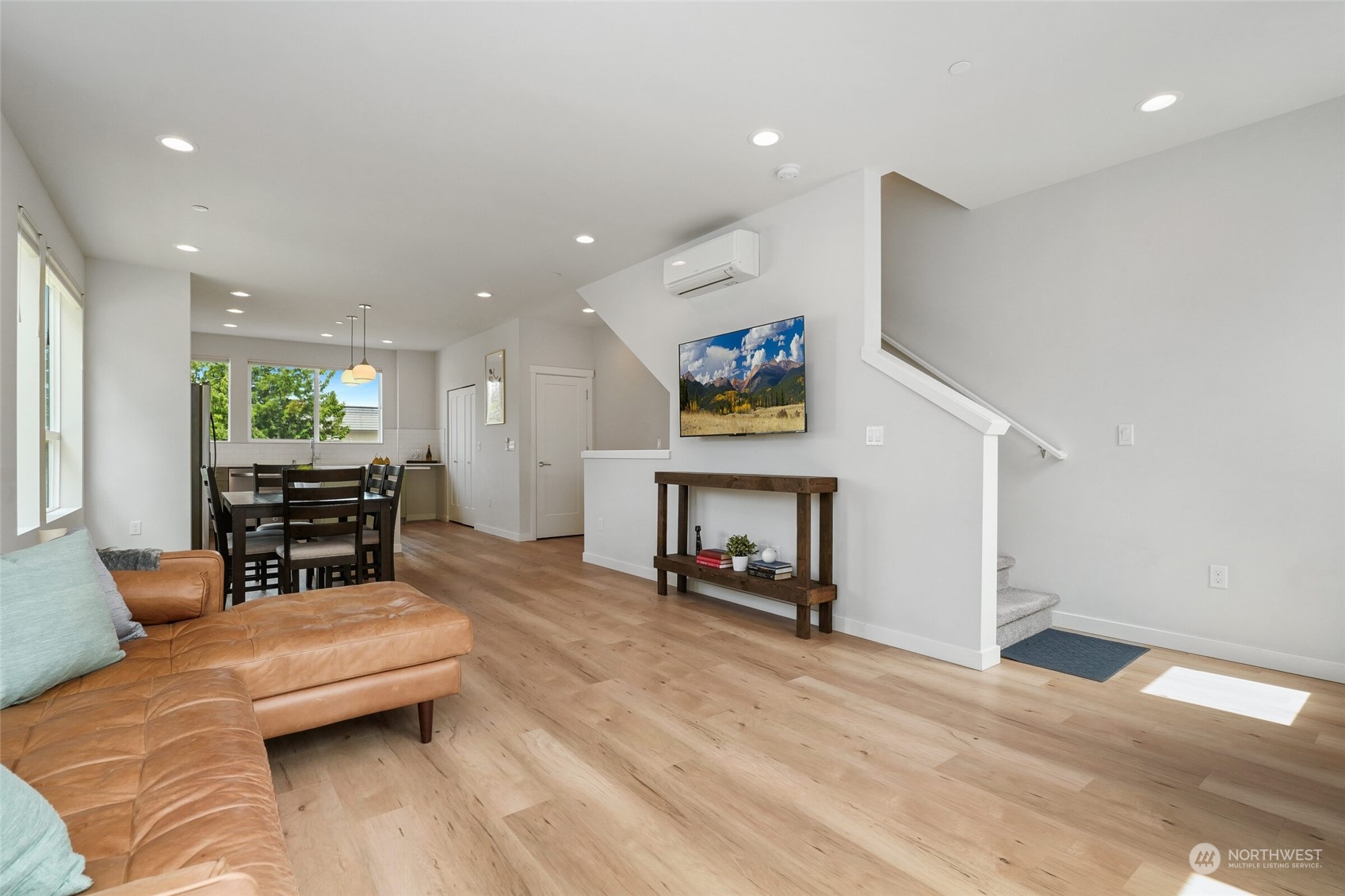 18322 1st Avenue NE Unit: A