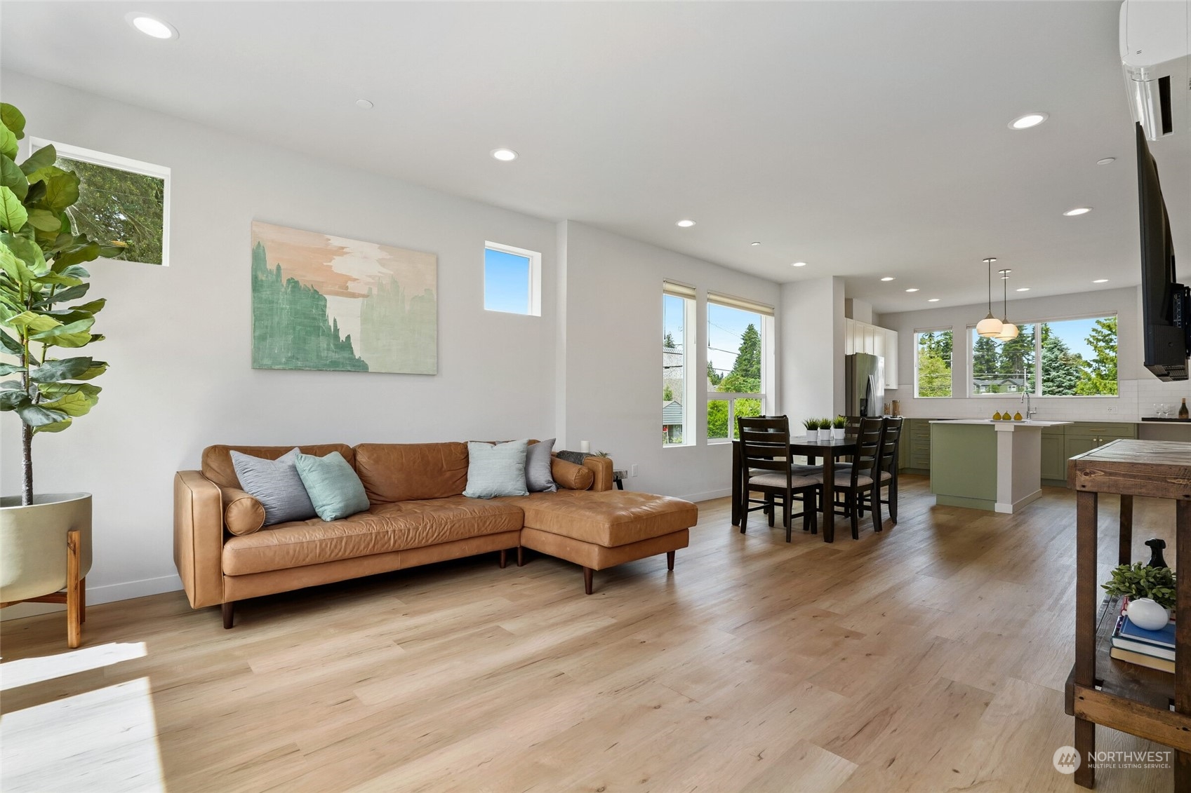 18322 1st Avenue NE Unit: A