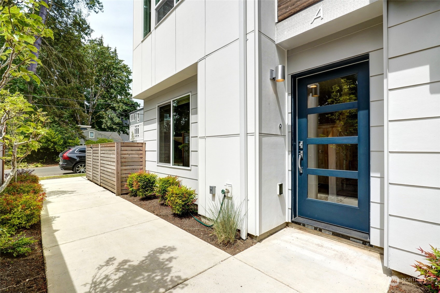18322 1st Avenue NE Unit: A