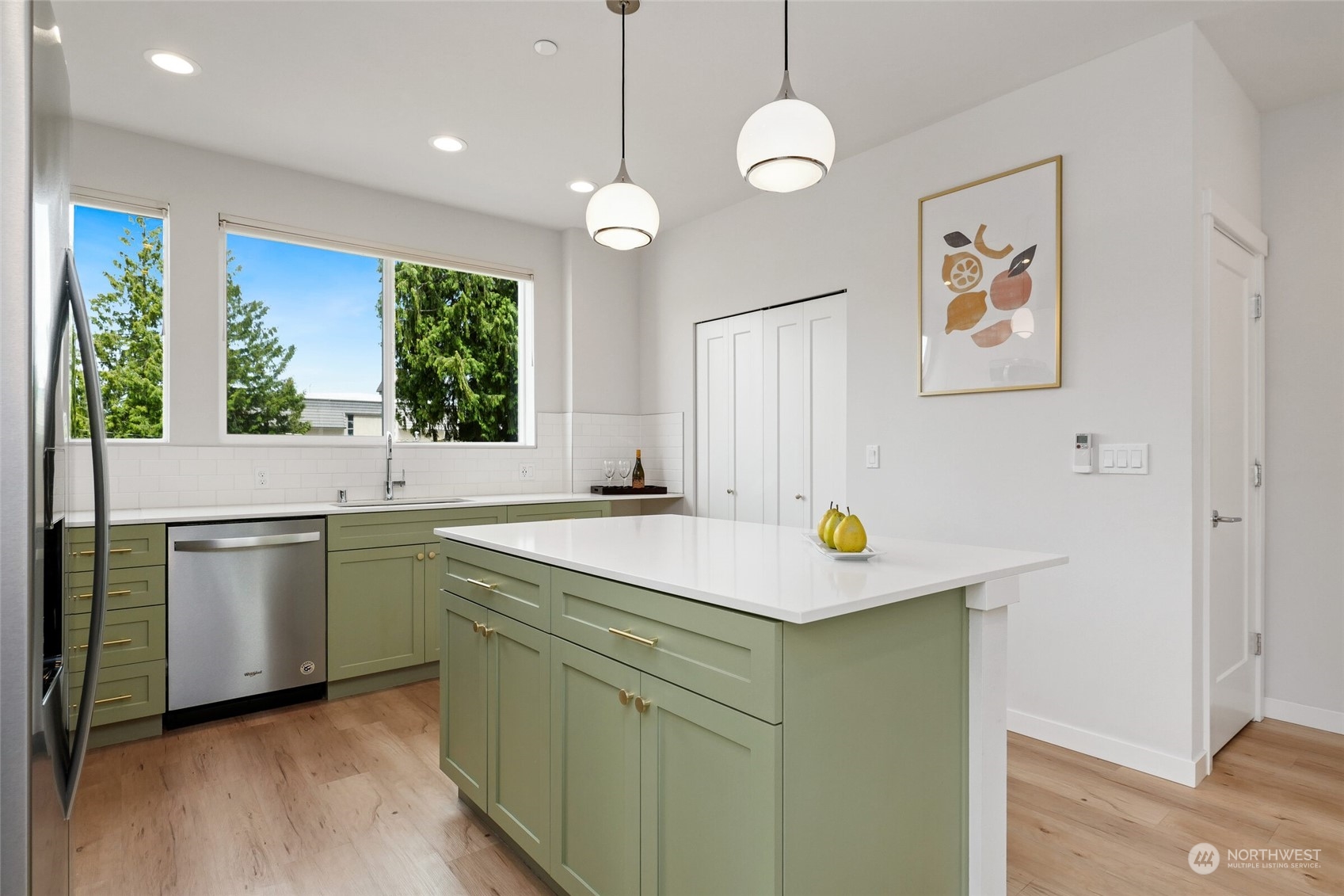 18322 1st Avenue NE Unit: A