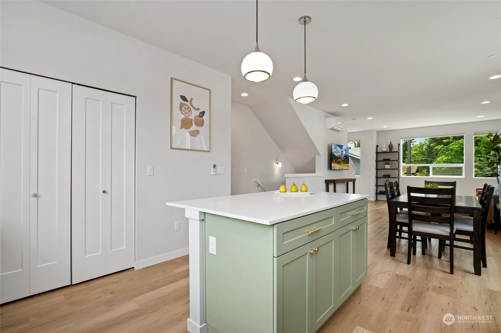 18322 1st Avenue NE Unit: A