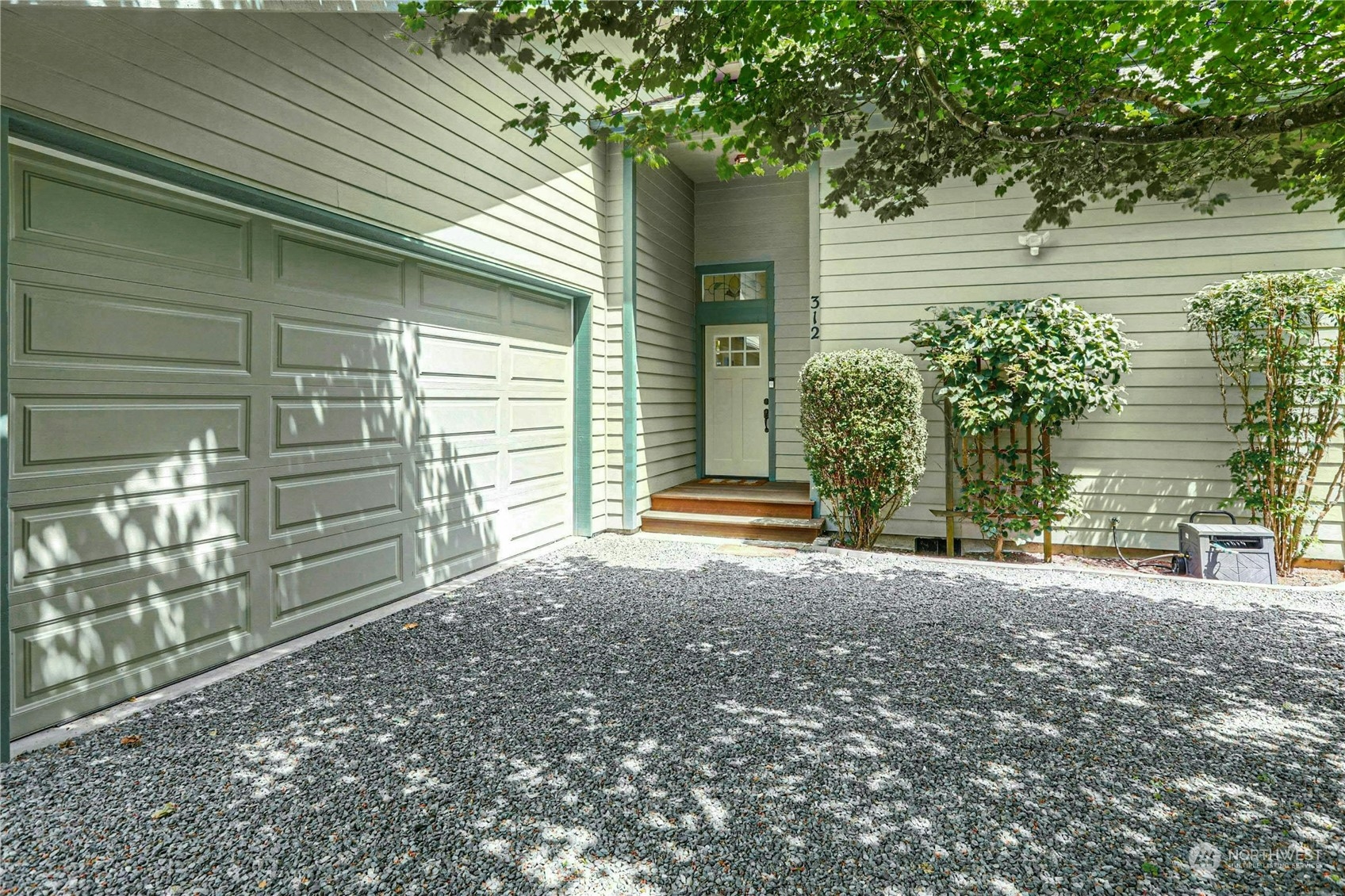 312 Noblecliff Place