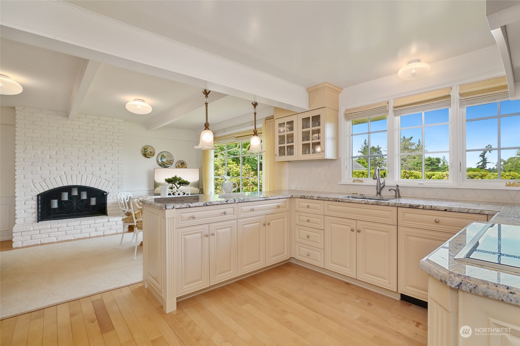 9073 NE 41st Street