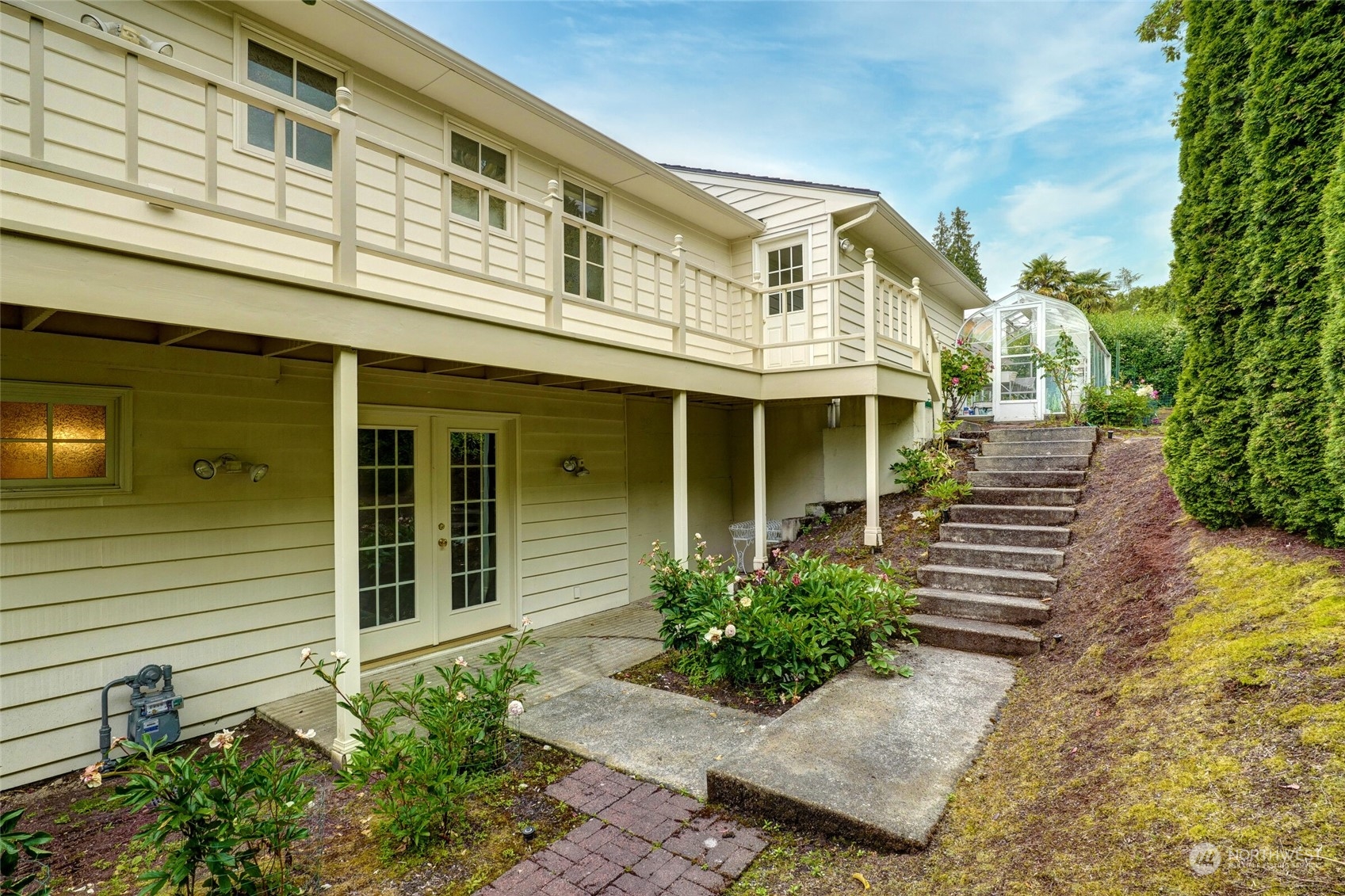 9073 NE 41st Street