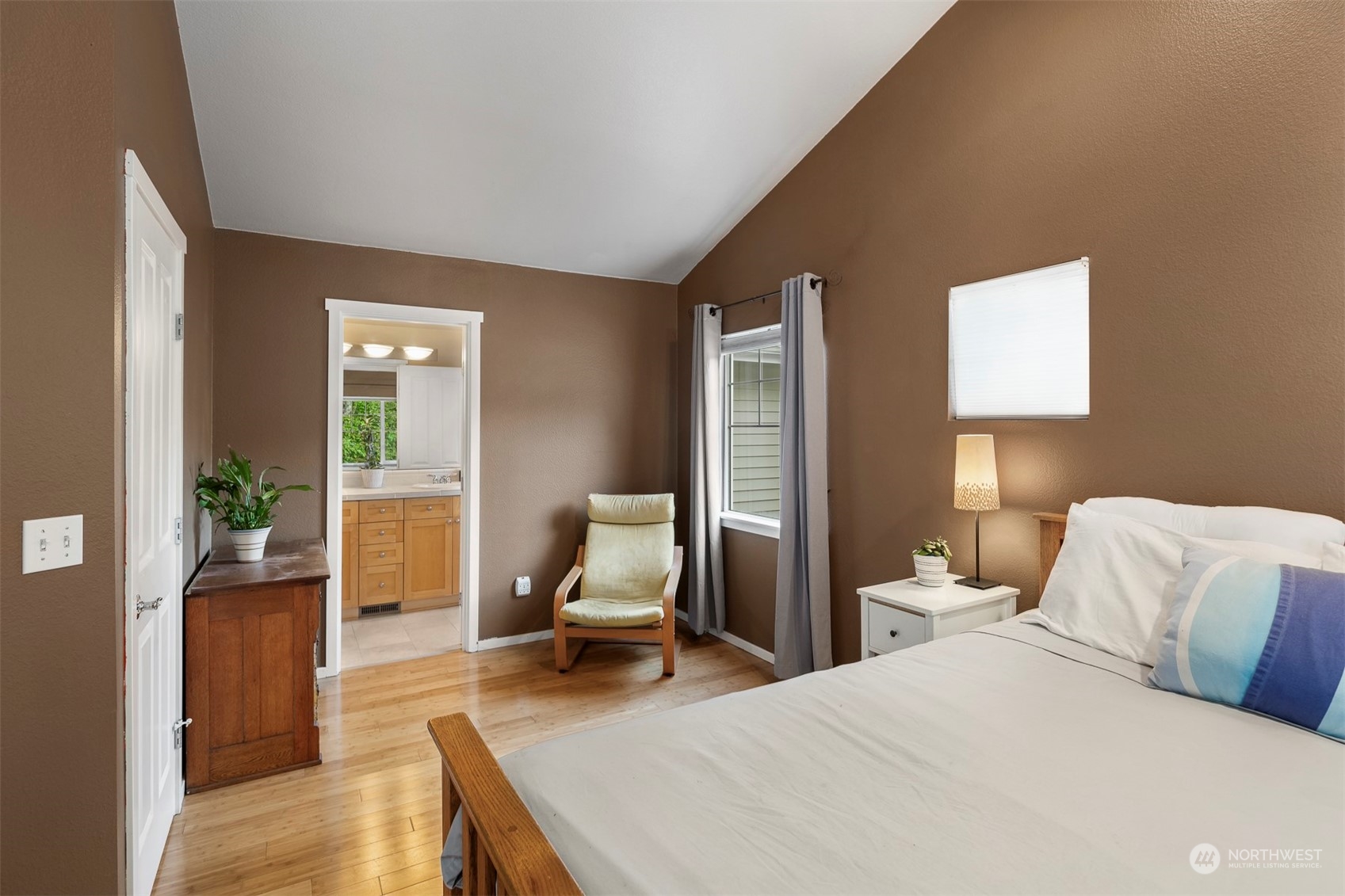 205 Newport Way NW Unit: D2