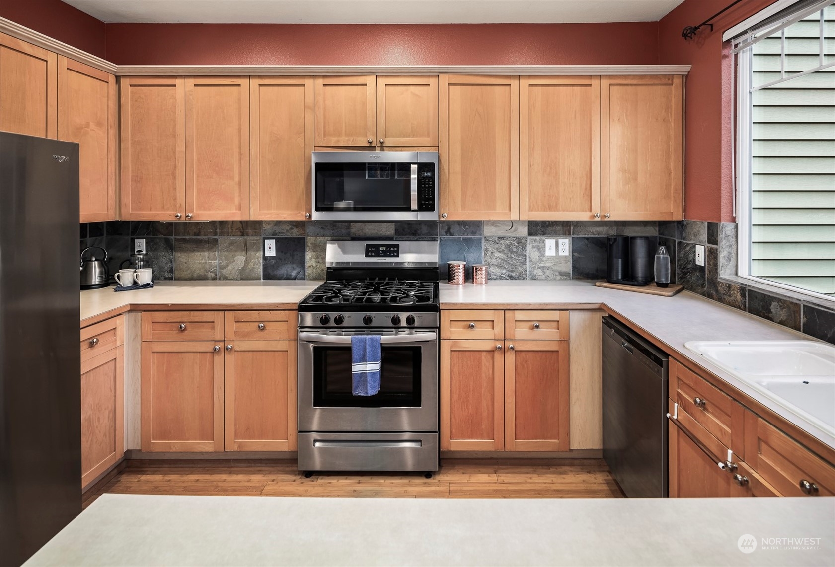 205 Newport Way NW Unit: D2