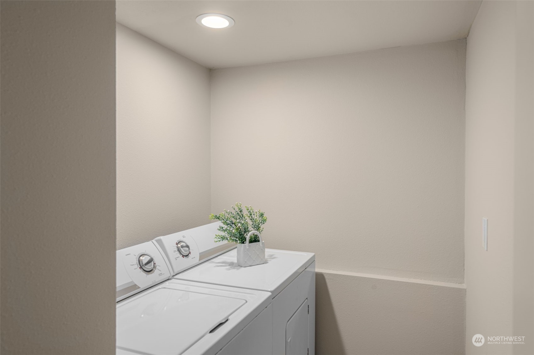 2119 166th Place NE