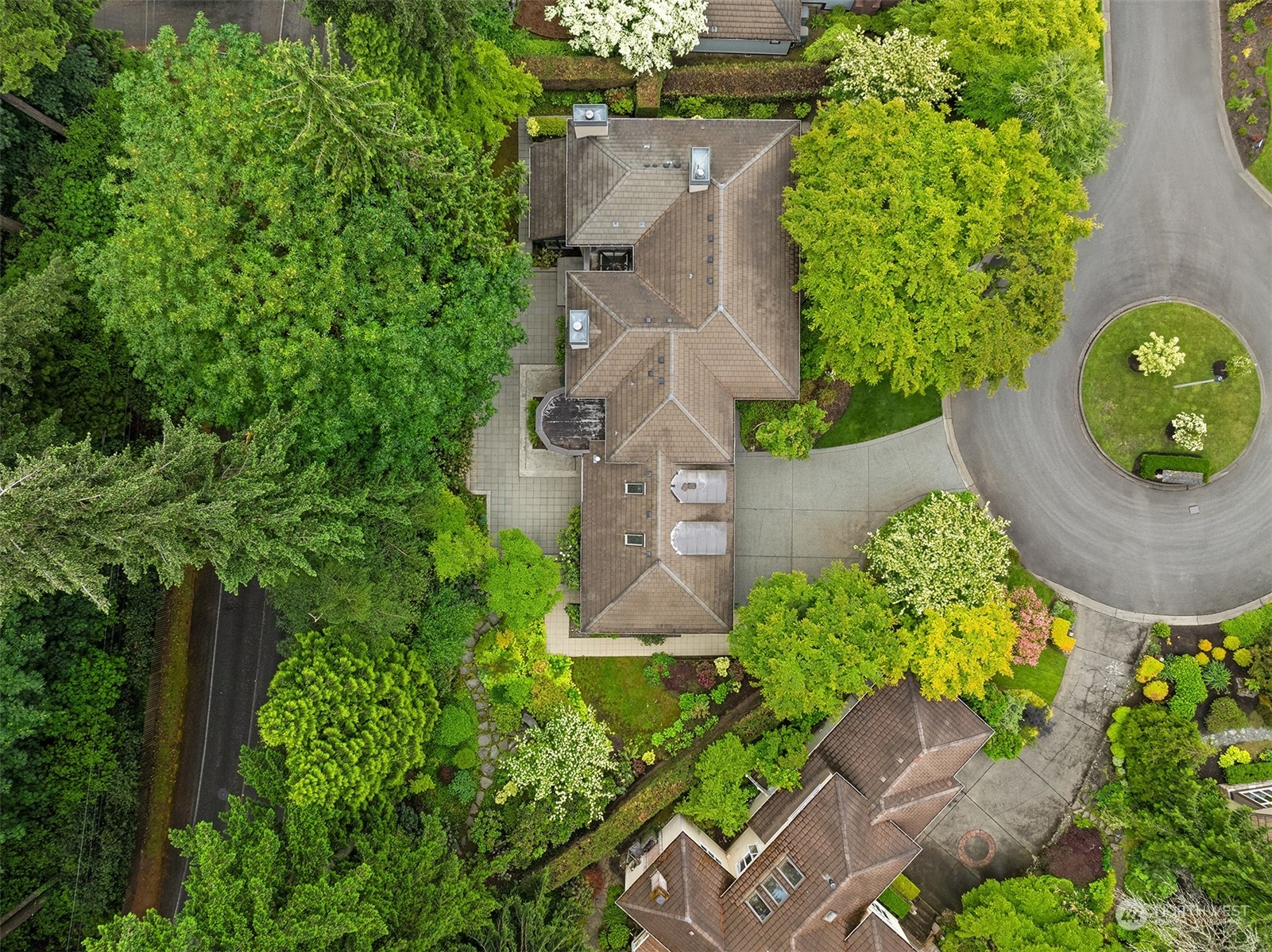 1649 100th Place SE