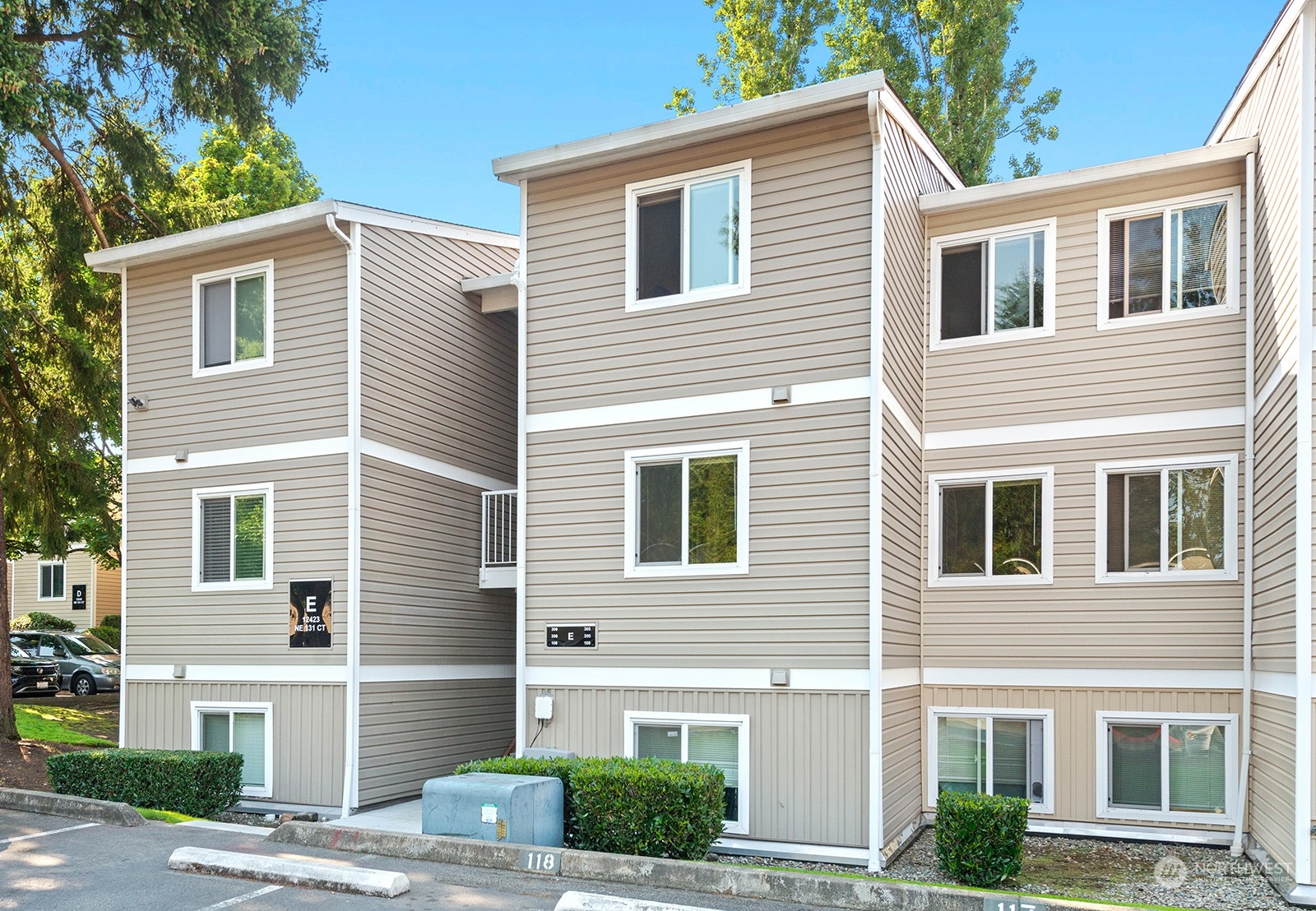 12423 NE 131st Court Unit: E-205