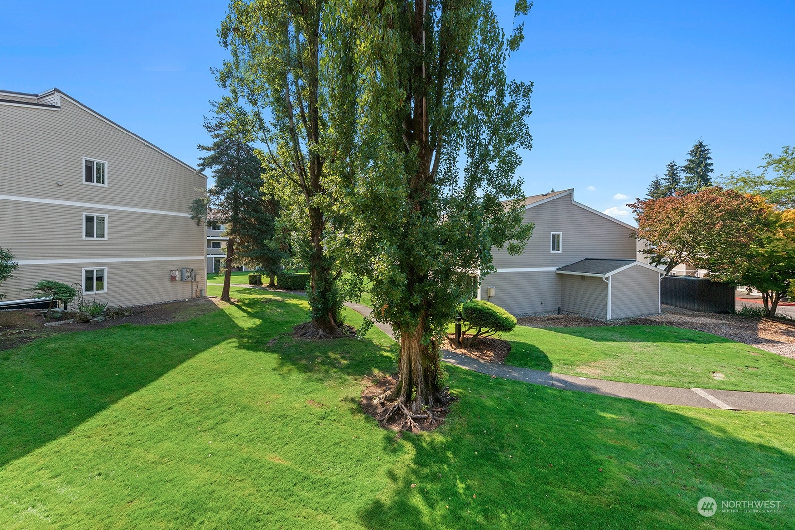 12423 NE 131st Court Unit: E-205