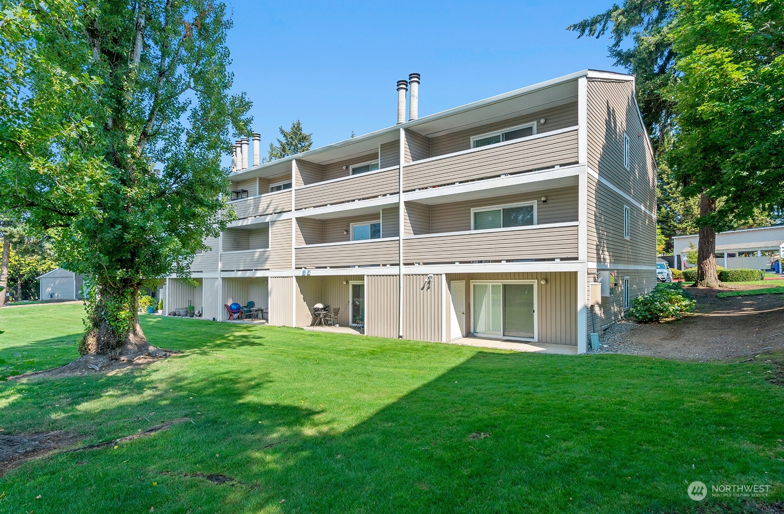 12423 NE 131st Court Unit: E-205