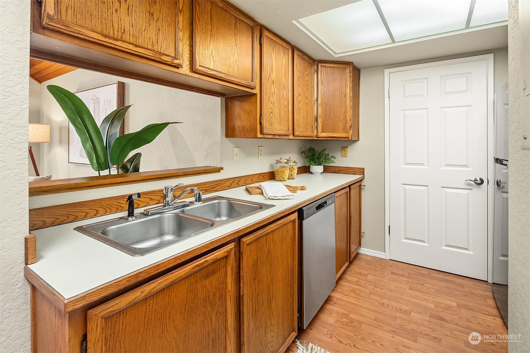 5901 Phinney Avenue N Unit: 305