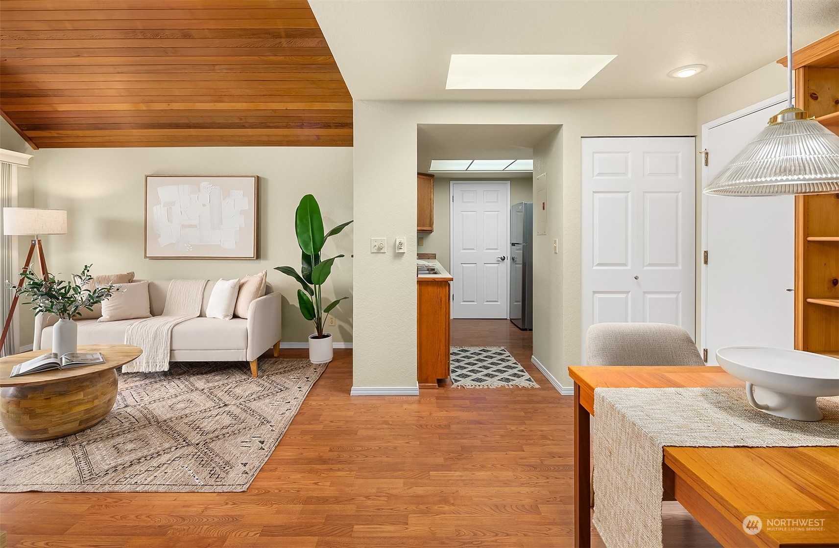 5901 Phinney Avenue N Unit: 305