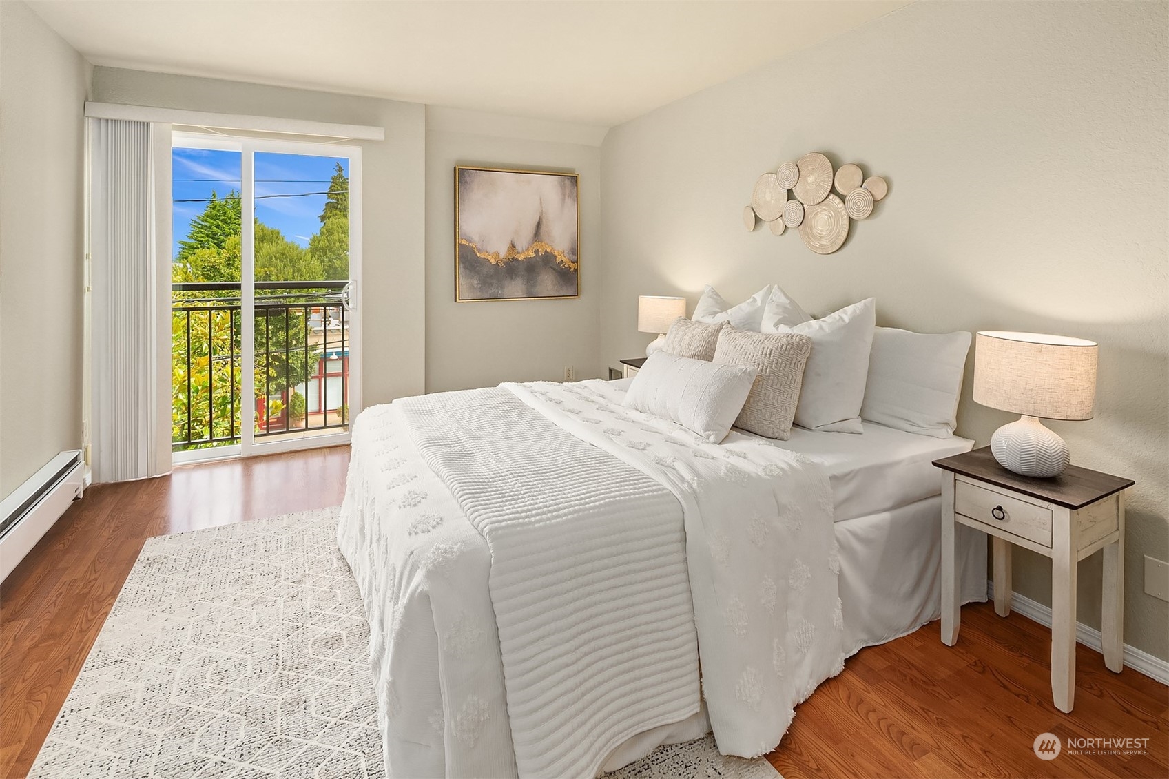 5901 Phinney Avenue N Unit: 305