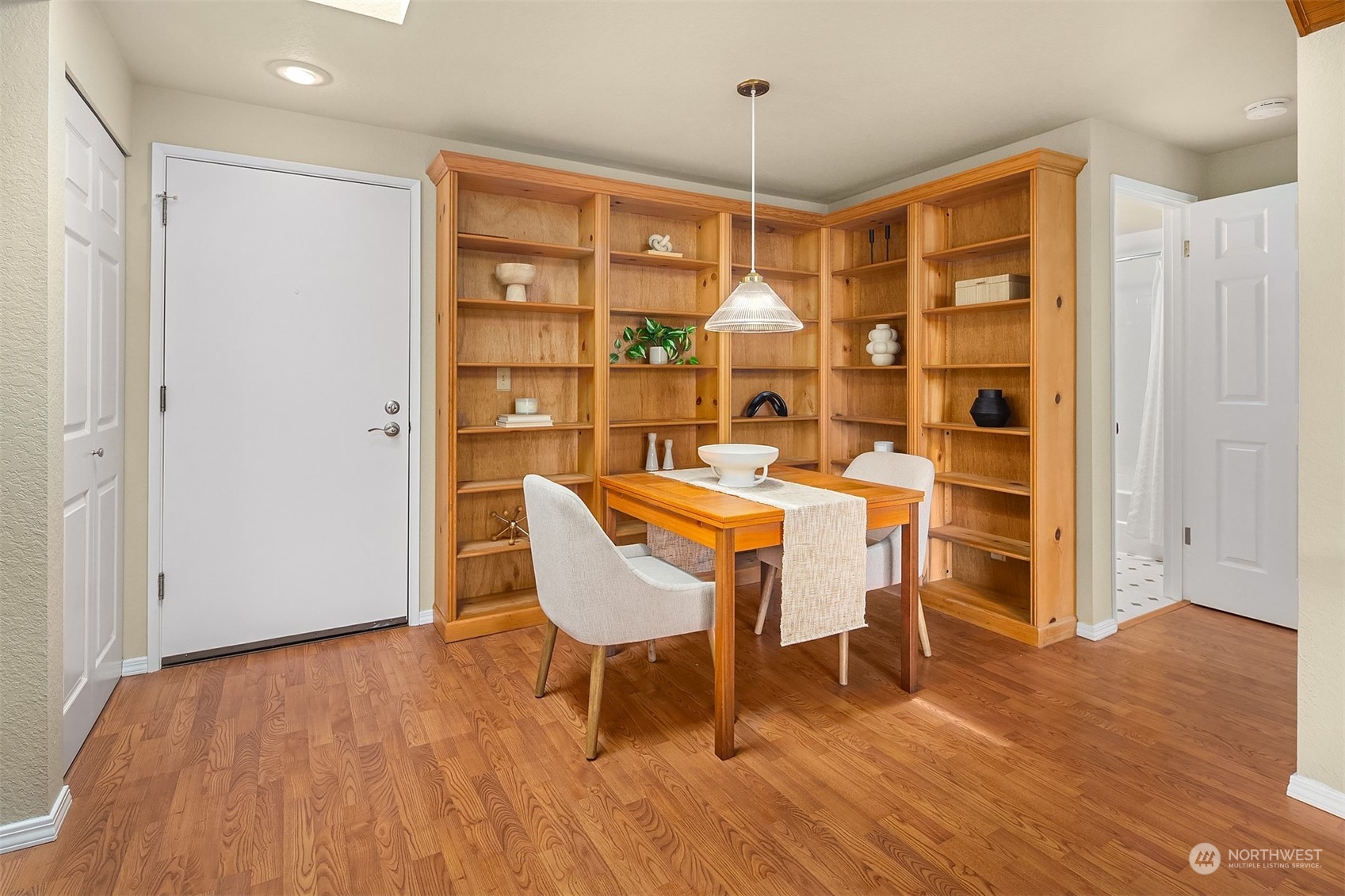 5901 Phinney Avenue N Unit: 305