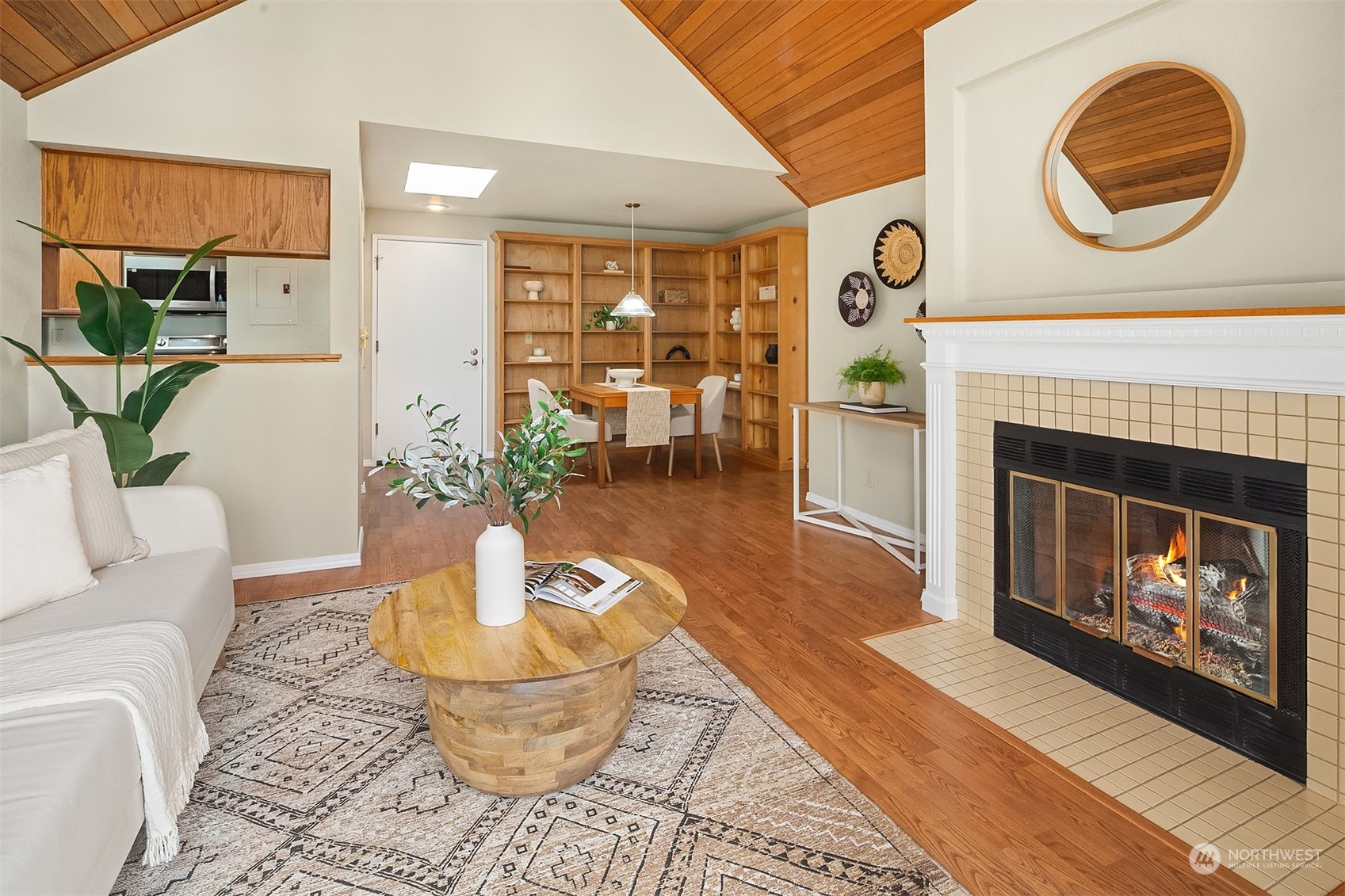 5901 Phinney Avenue N Unit: 305