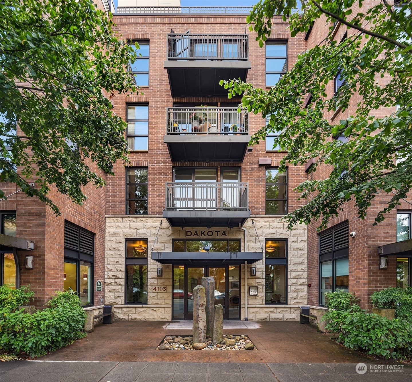 4116 California Avenue SW Unit: 201