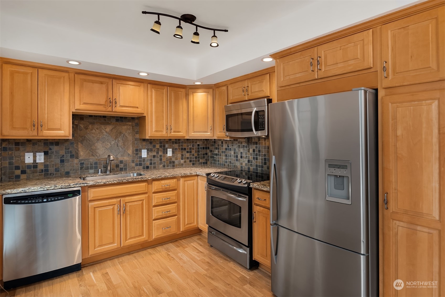 4116 California Avenue SW Unit: 201