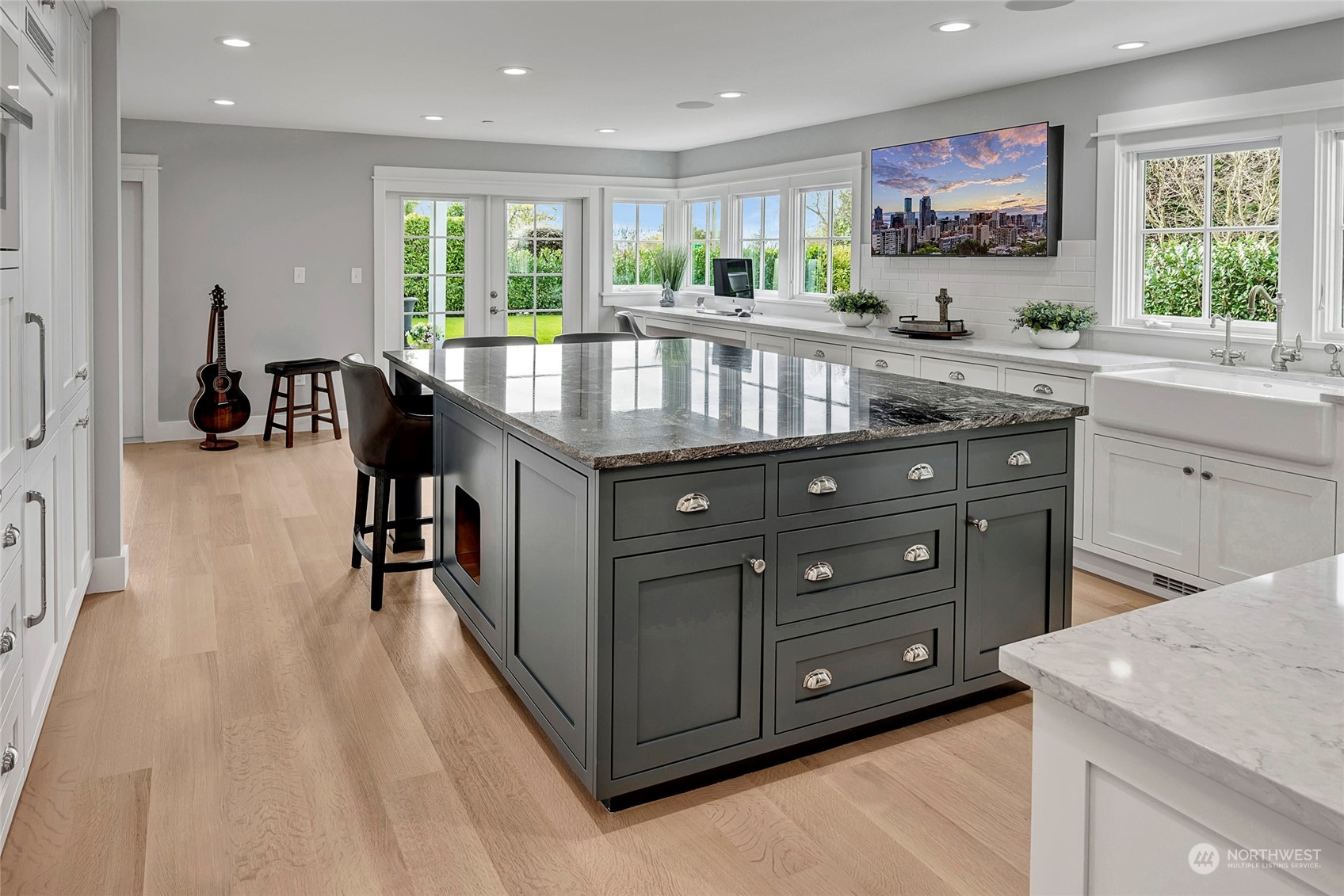 500 86th Avenue NE