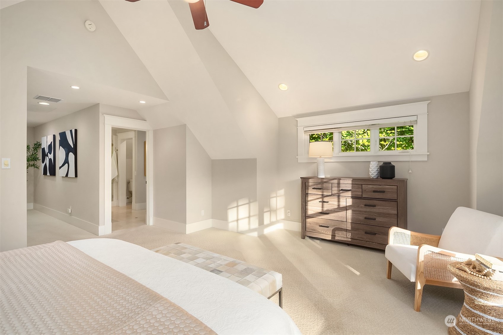 5544 NE Penrith Road