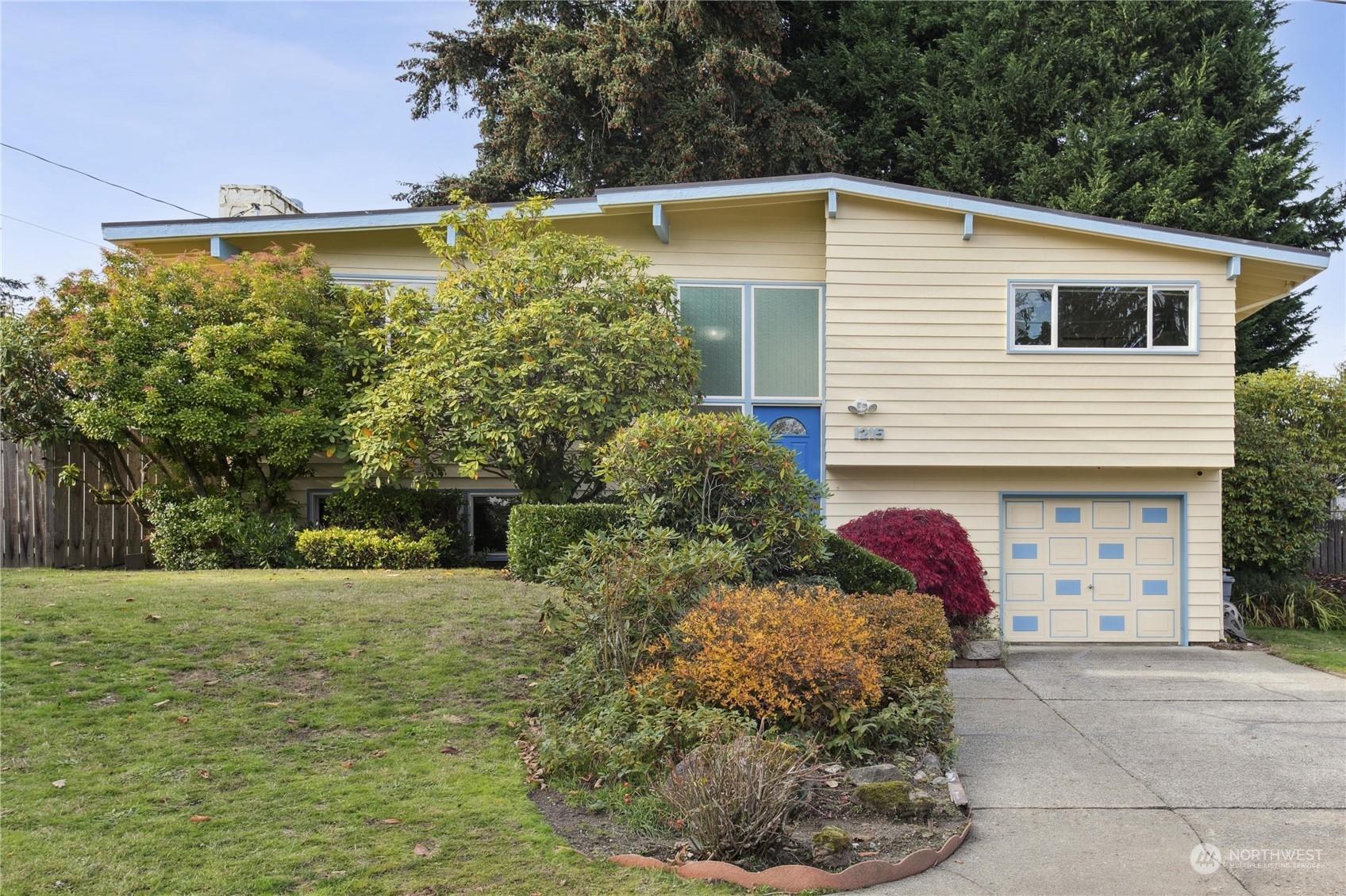 1215 170th Avenue NE