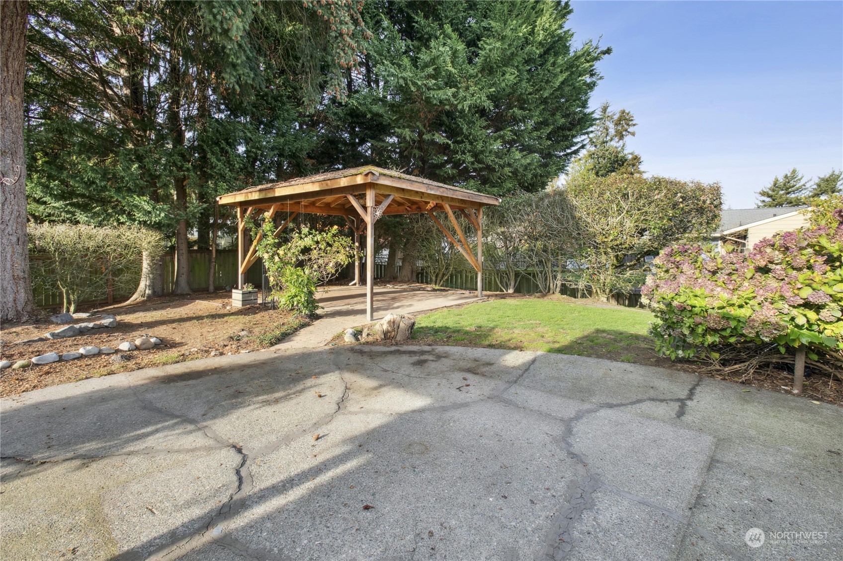 1215 170th Avenue NE