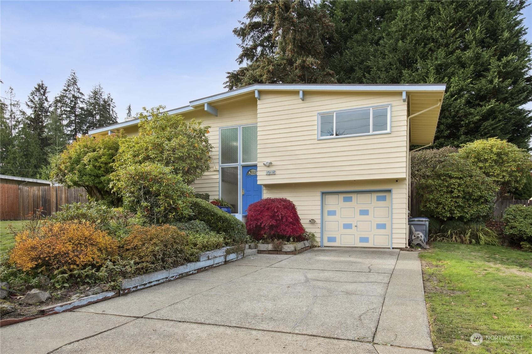 1215 170th Avenue NE