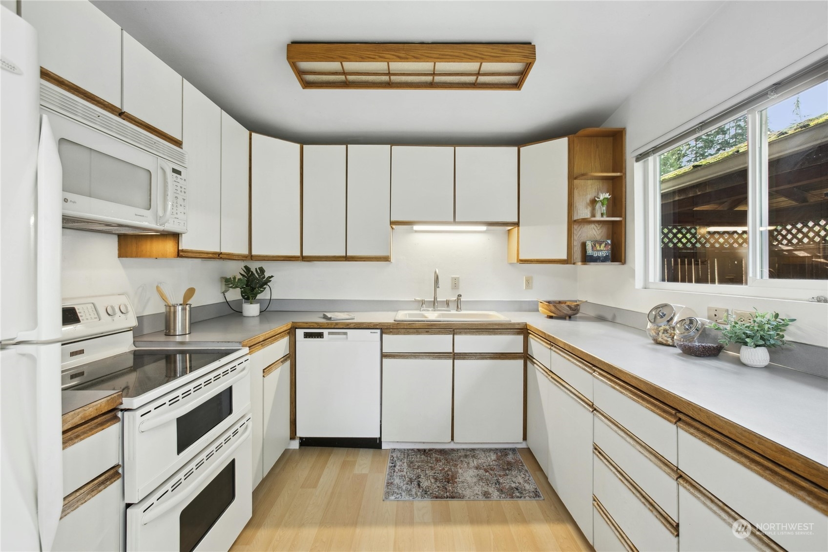 1215 170th Avenue NE