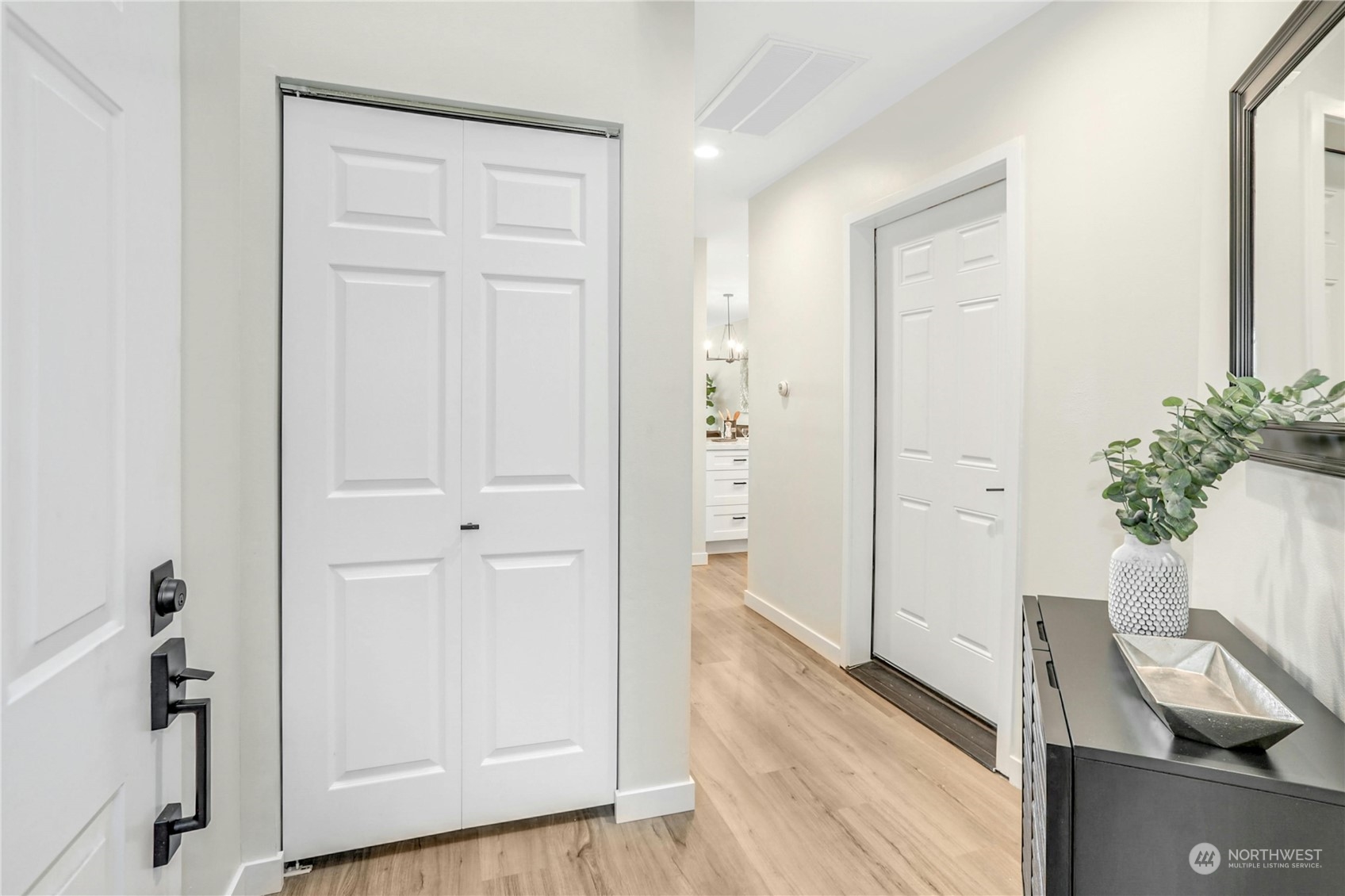 11822 NE 80th Street Unit: 7