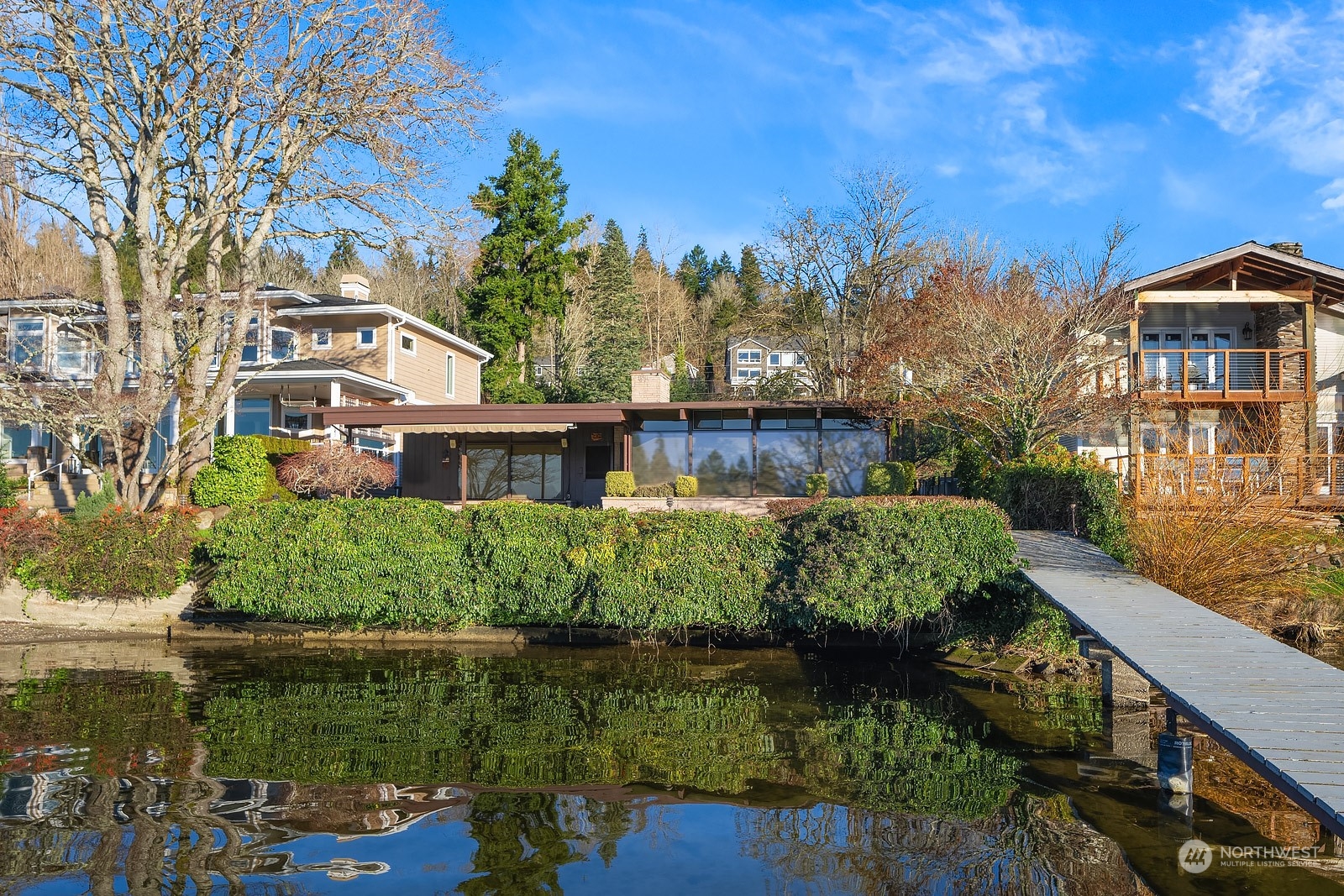 3713 E Lake Sammamish Shore Lane SE