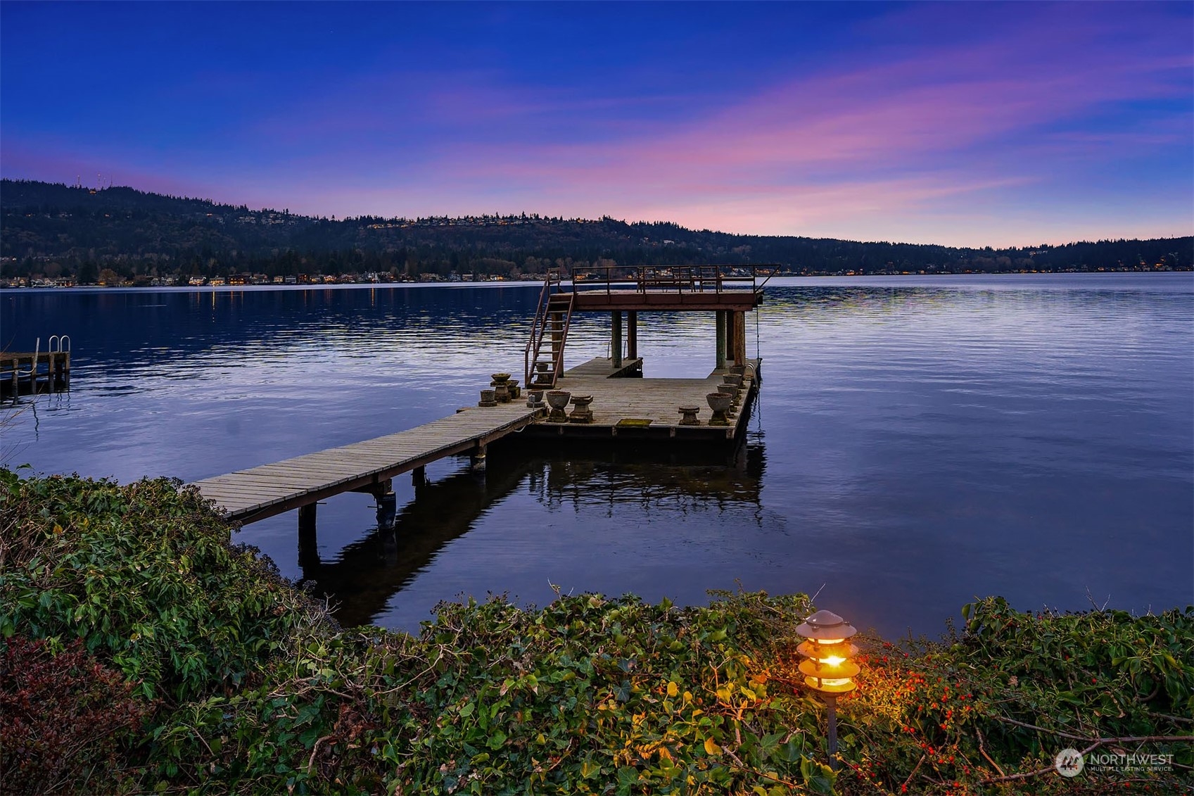 3713 E Lake Sammamish Shore Lane SE