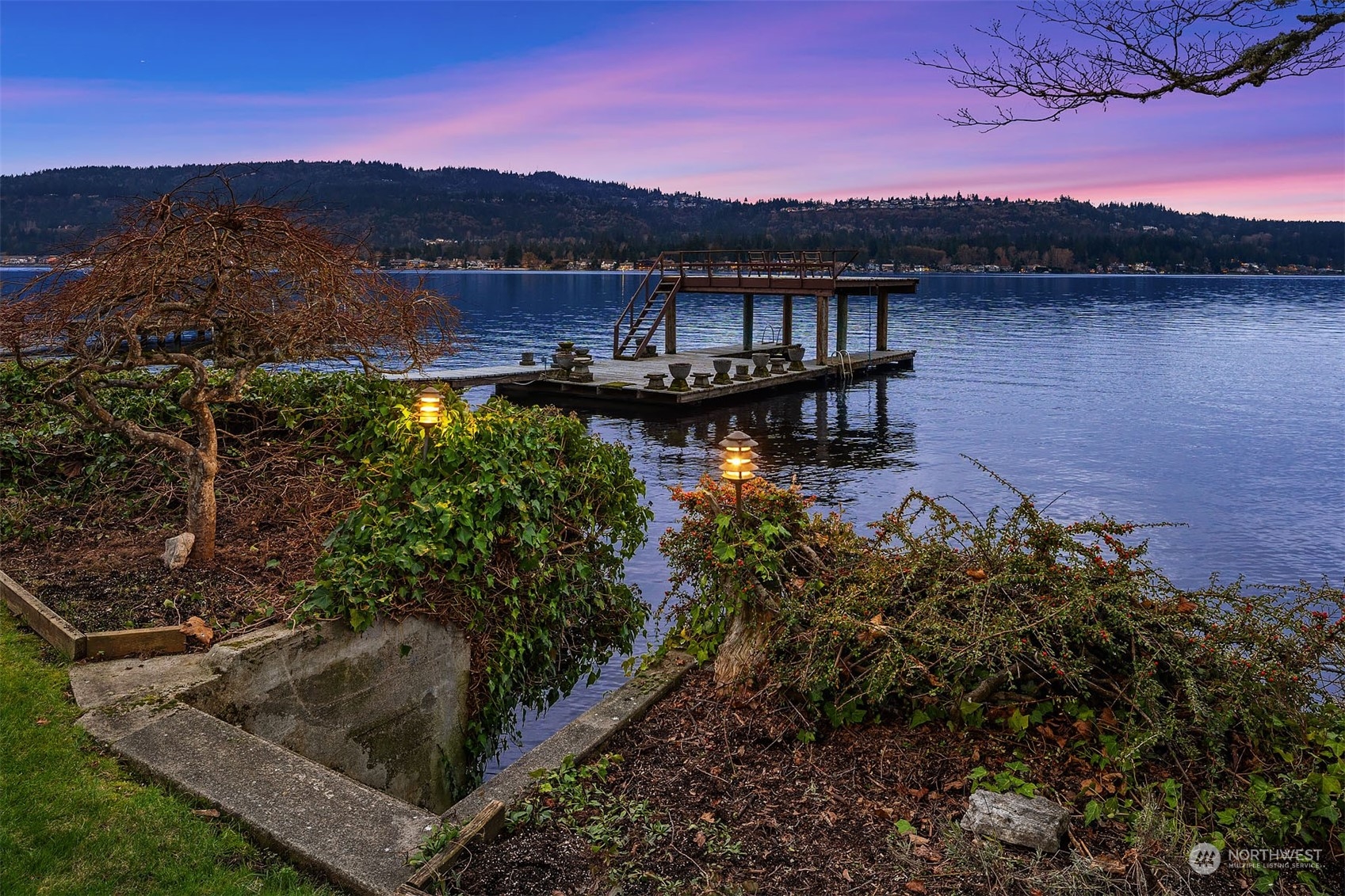 3713 E Lake Sammamish Shore Lane SE