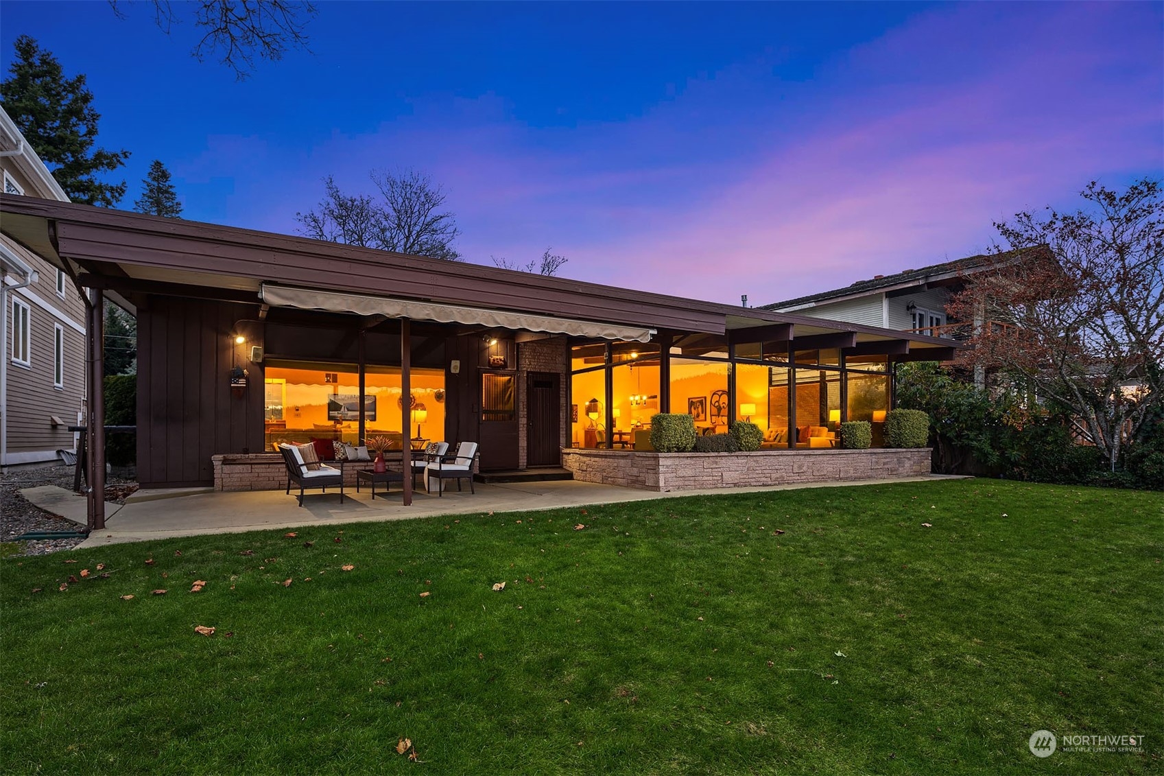 3713 E Lake Sammamish Shore Lane SE