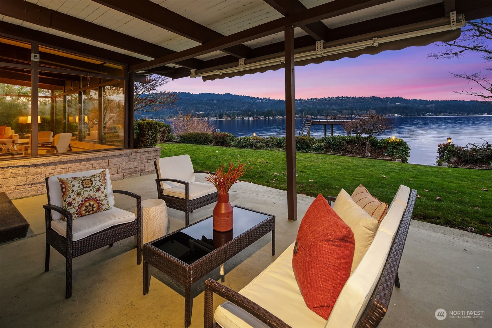 3713 E Lake Sammamish Shore Lane SE
