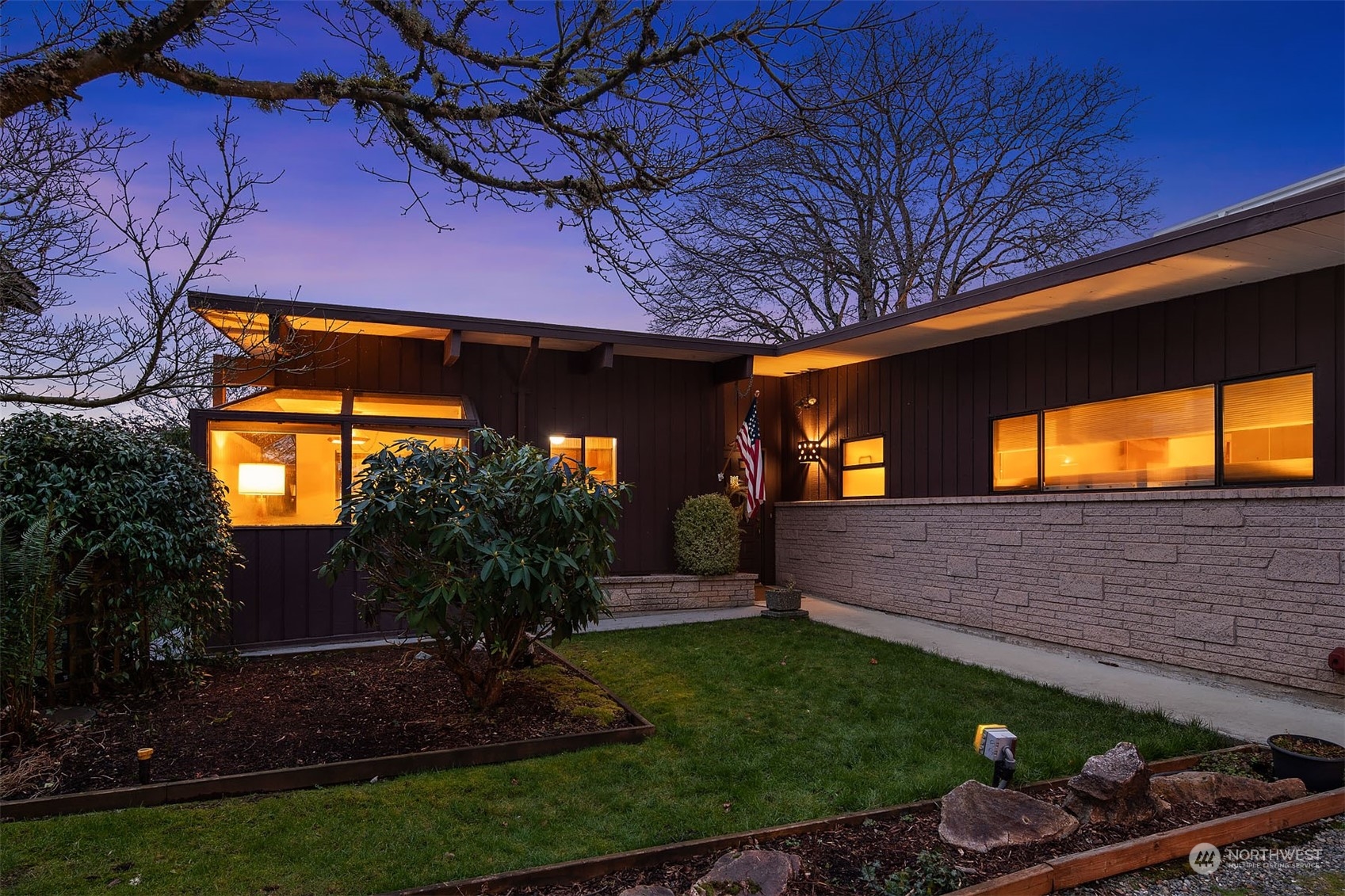 3713 E Lake Sammamish Shore Lane SE