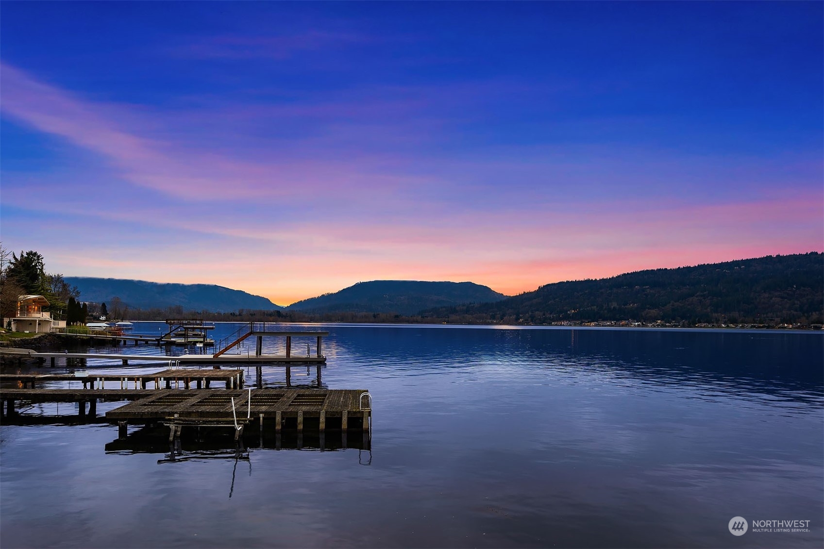 3713 E Lake Sammamish Shore Lane SE