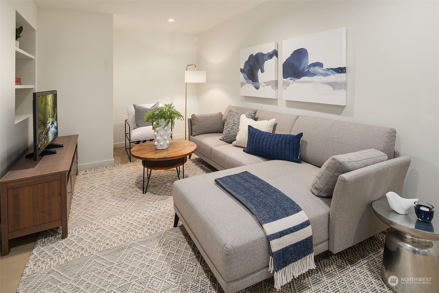 8429 Hunts Point Lane
