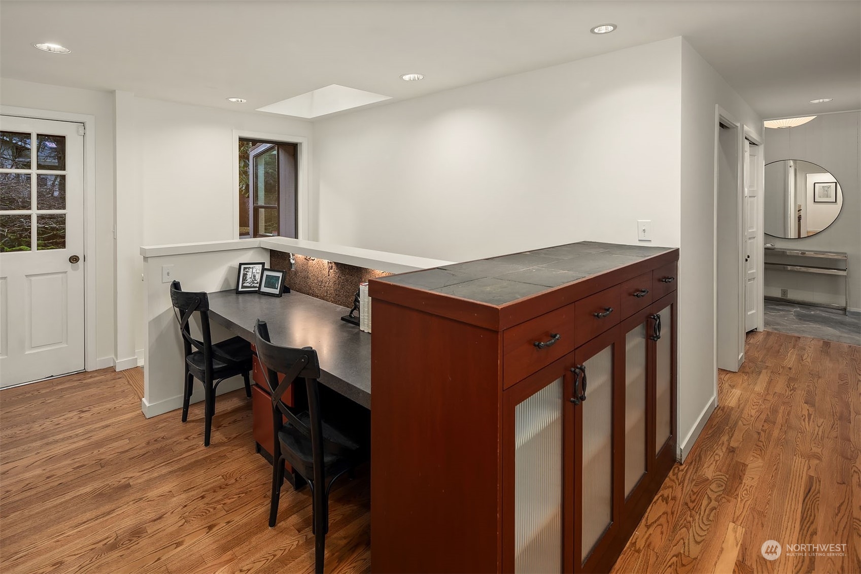 8429 Hunts Point Lane